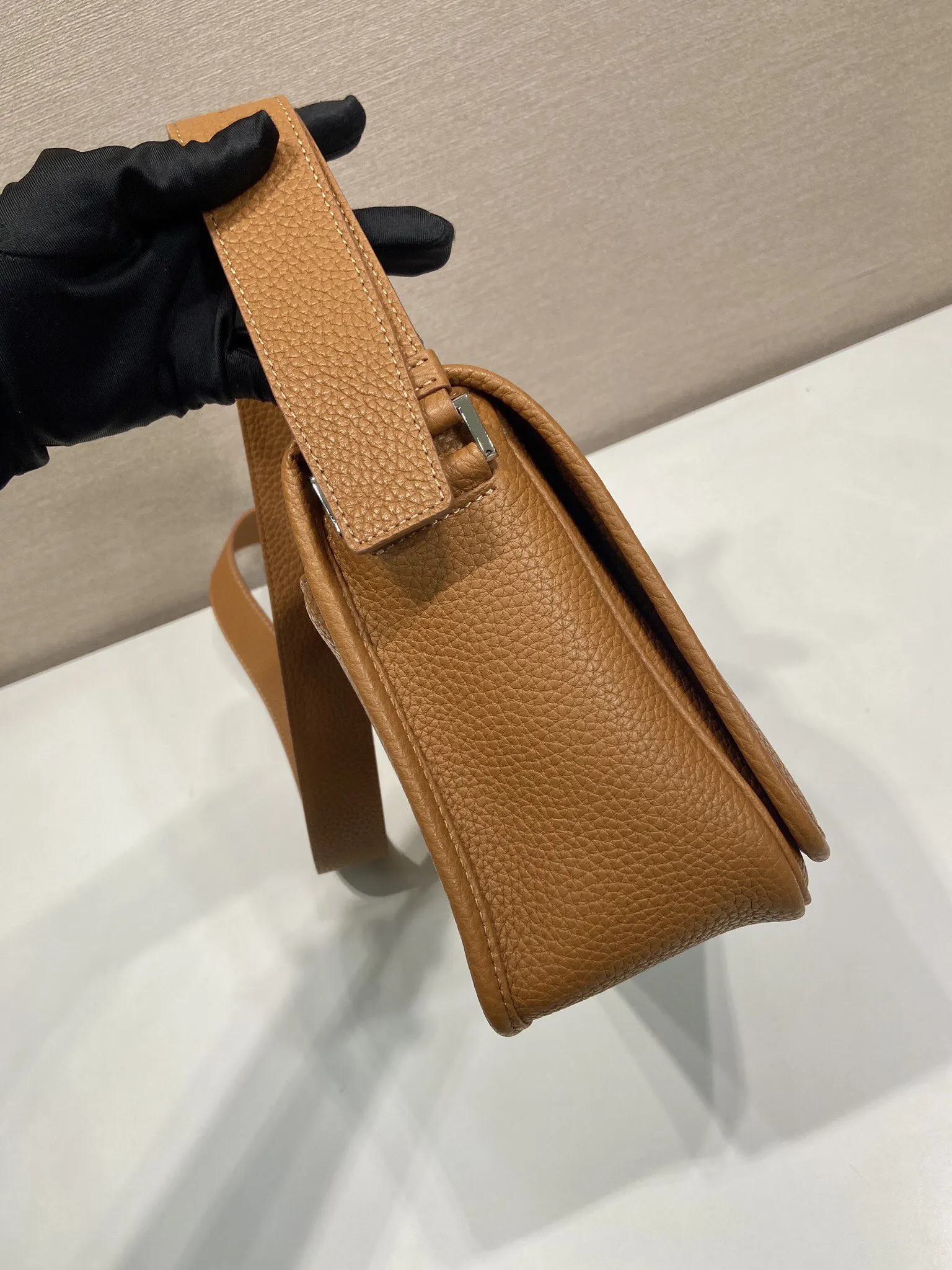 Crossbody Bag Lightweight Leather