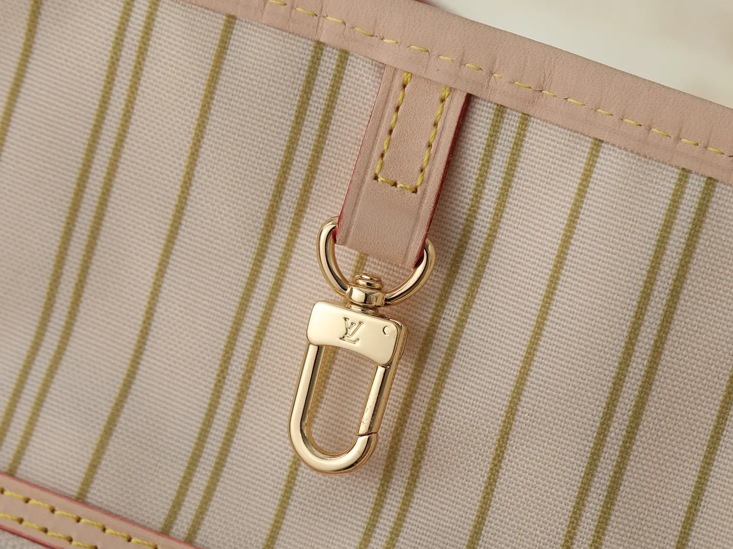 Neverfull 老花 帆布 手拿包 精致手拿款