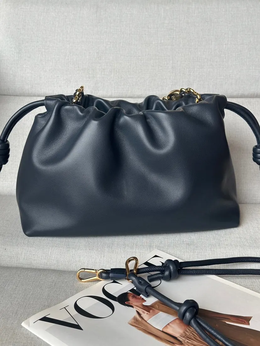 Loewe 羊皮 手袋为新 特别系列作品 鏈條包 精致鏈條款