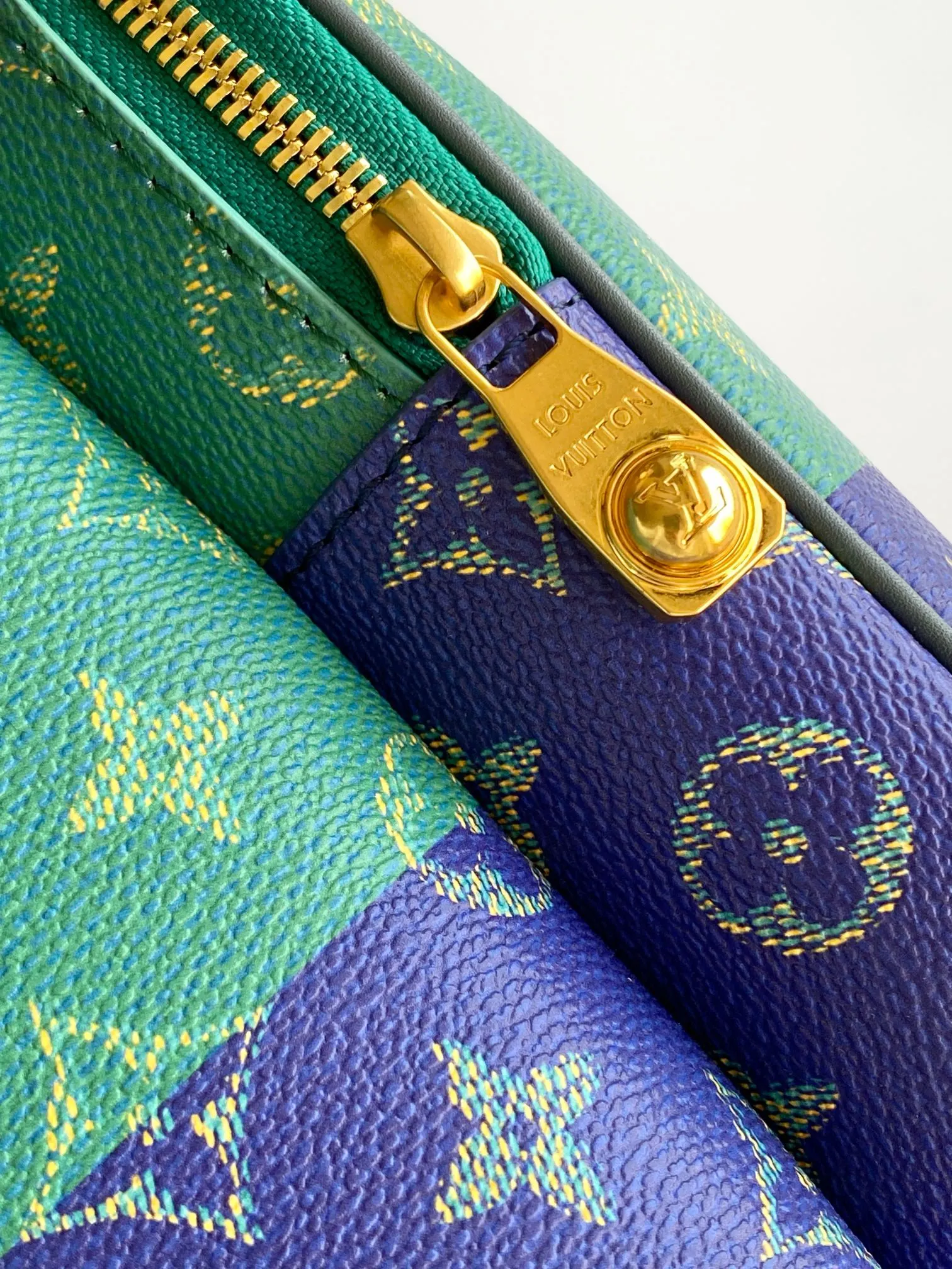 Green Fashion Item Travel Canvas