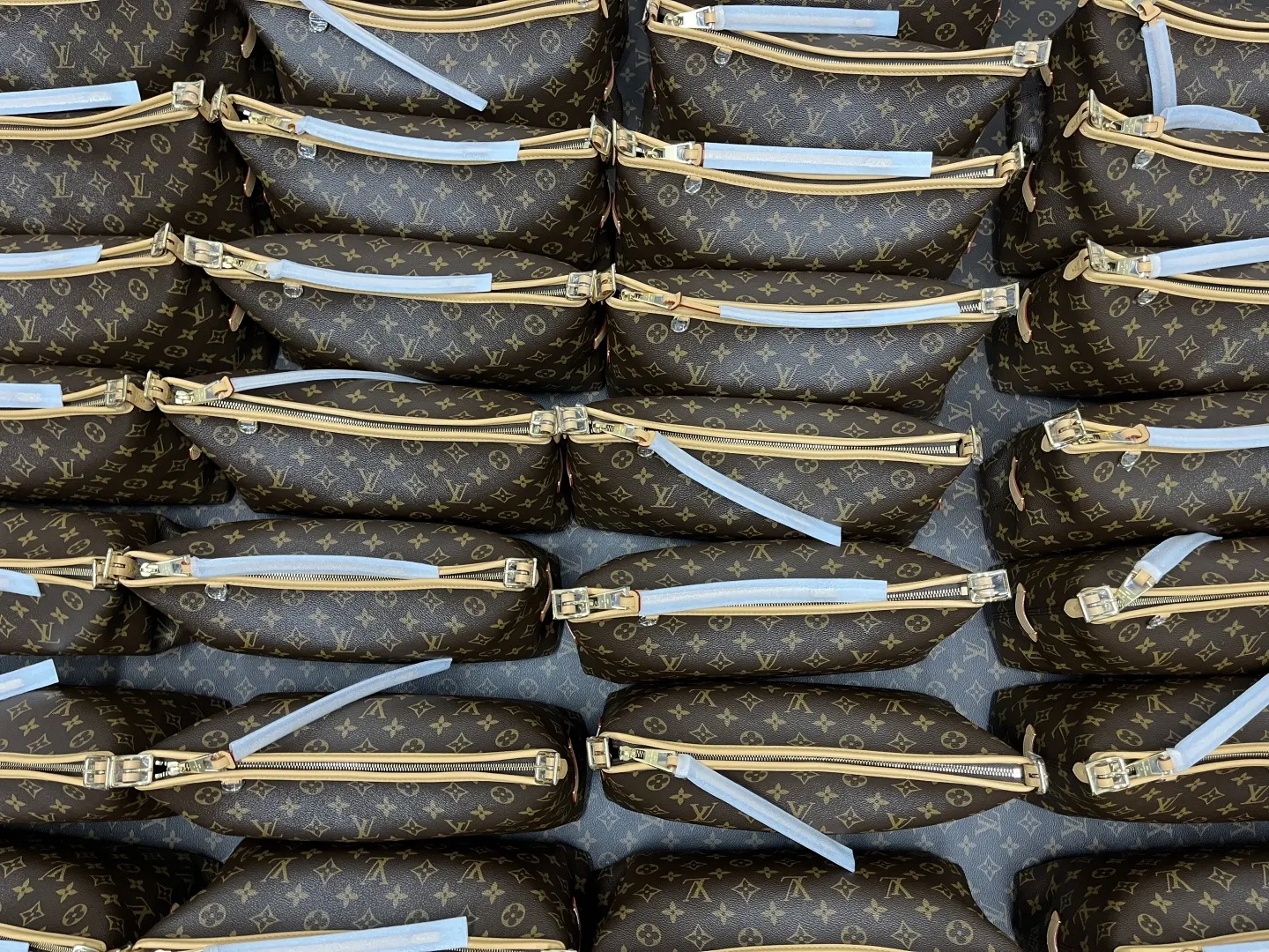 CarryAll EAST WEST 手袋 渠道 水桶包 休閒水桶款