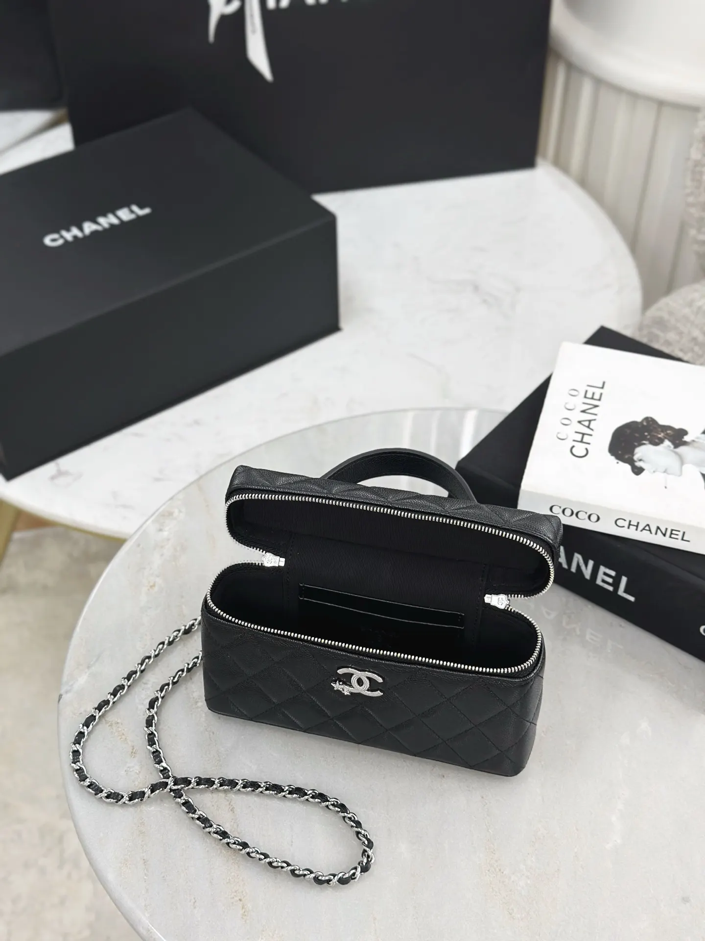 CHANEL 19 Bag 黑色荔枝纹牛皮链条包 复古款