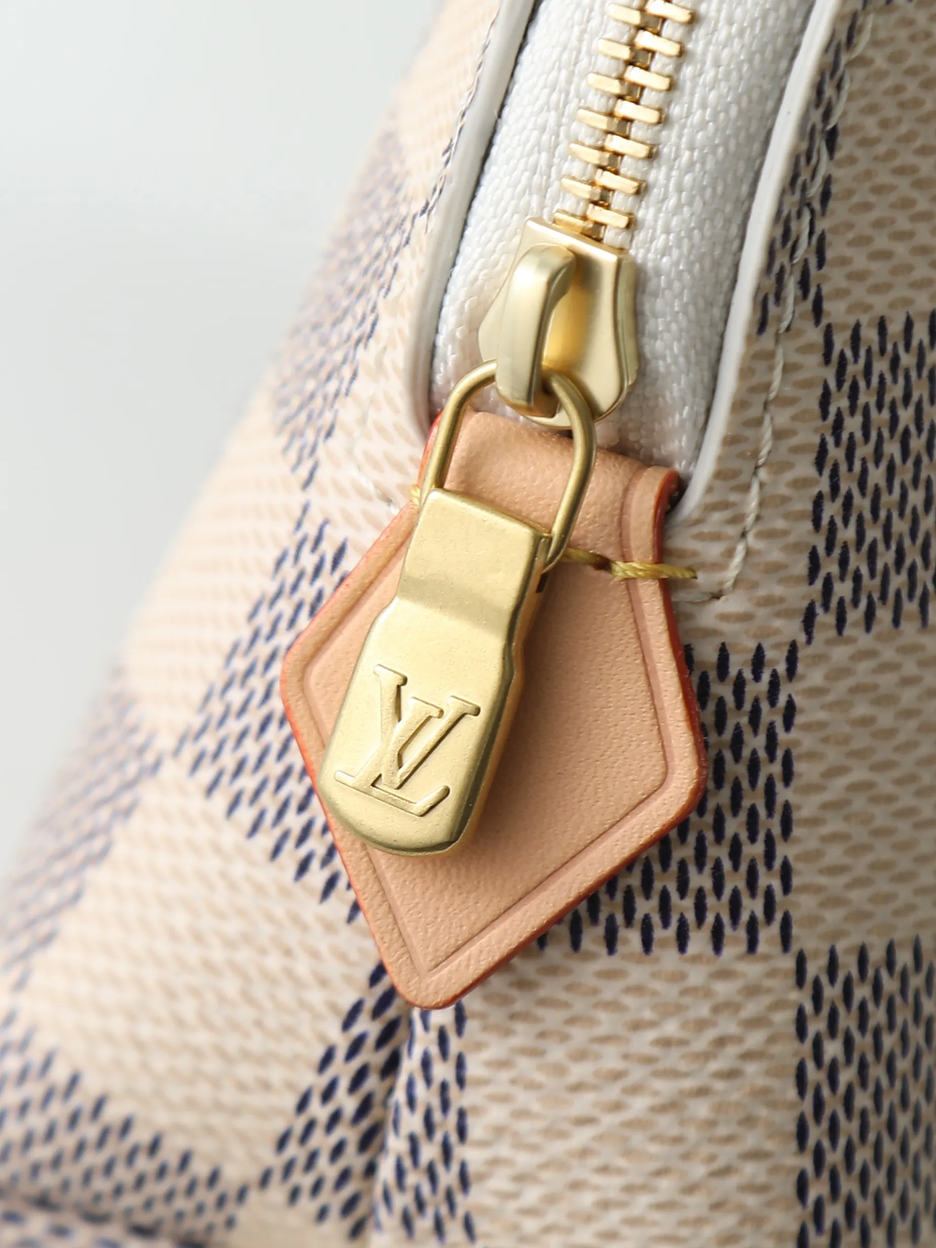 LV 白色棋盘格翻盖包 金链单肩款｜ORBUYBAG 岚奢包高端时尚精品