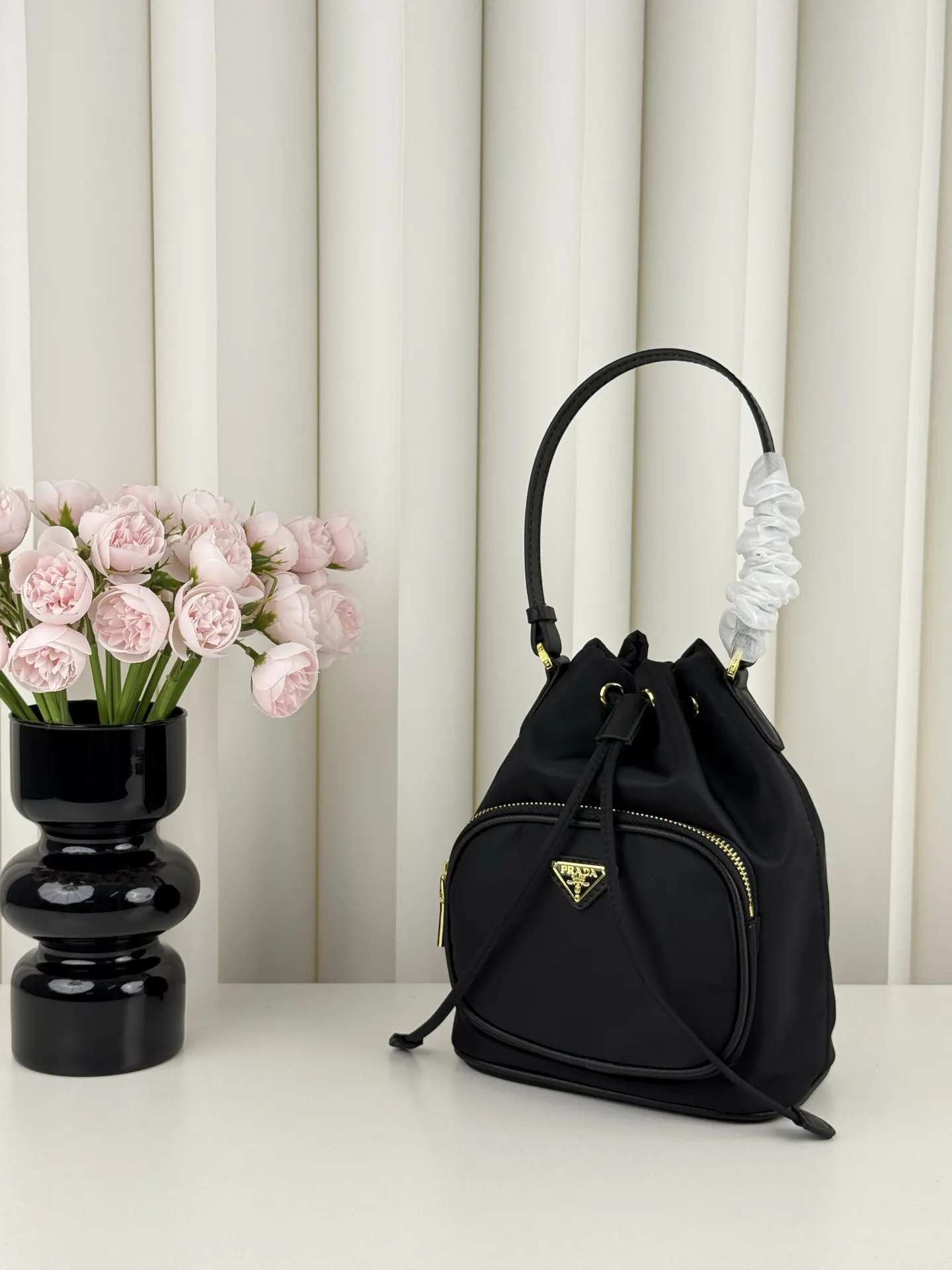 Prada Re-Nylon 尼龙 三角标 水桶包