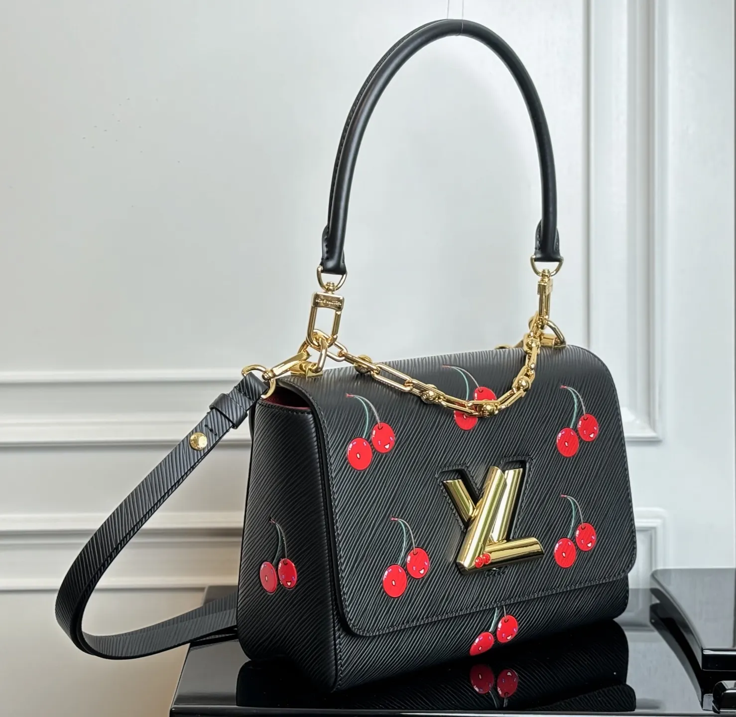 LV 黑色 牛皮 链条包 精致链条款
