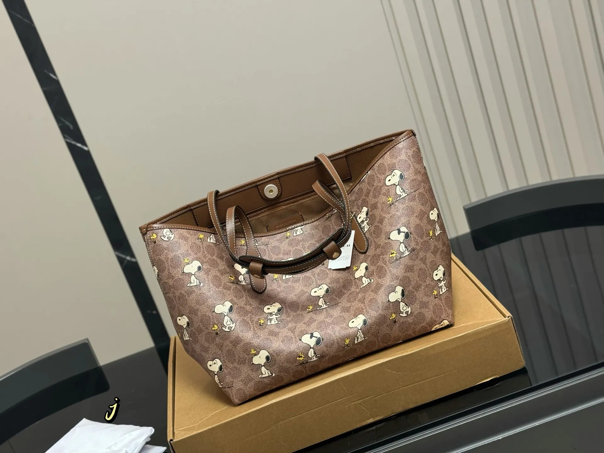 Coach city托特包 大容量托特款