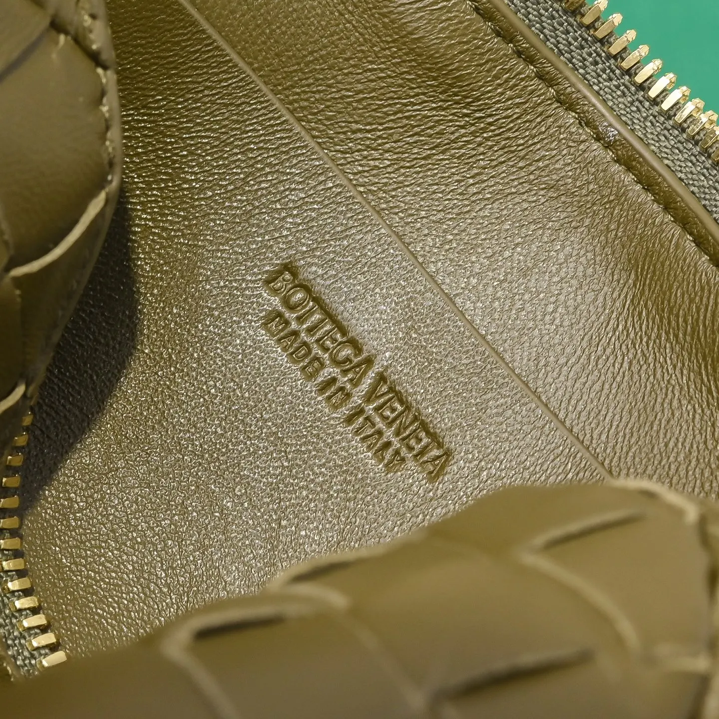 Bottega Veneta 腋下包 復古腋下背款
