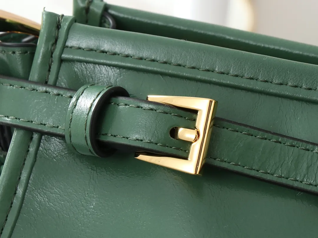 Prada 1BA426 斜挎包