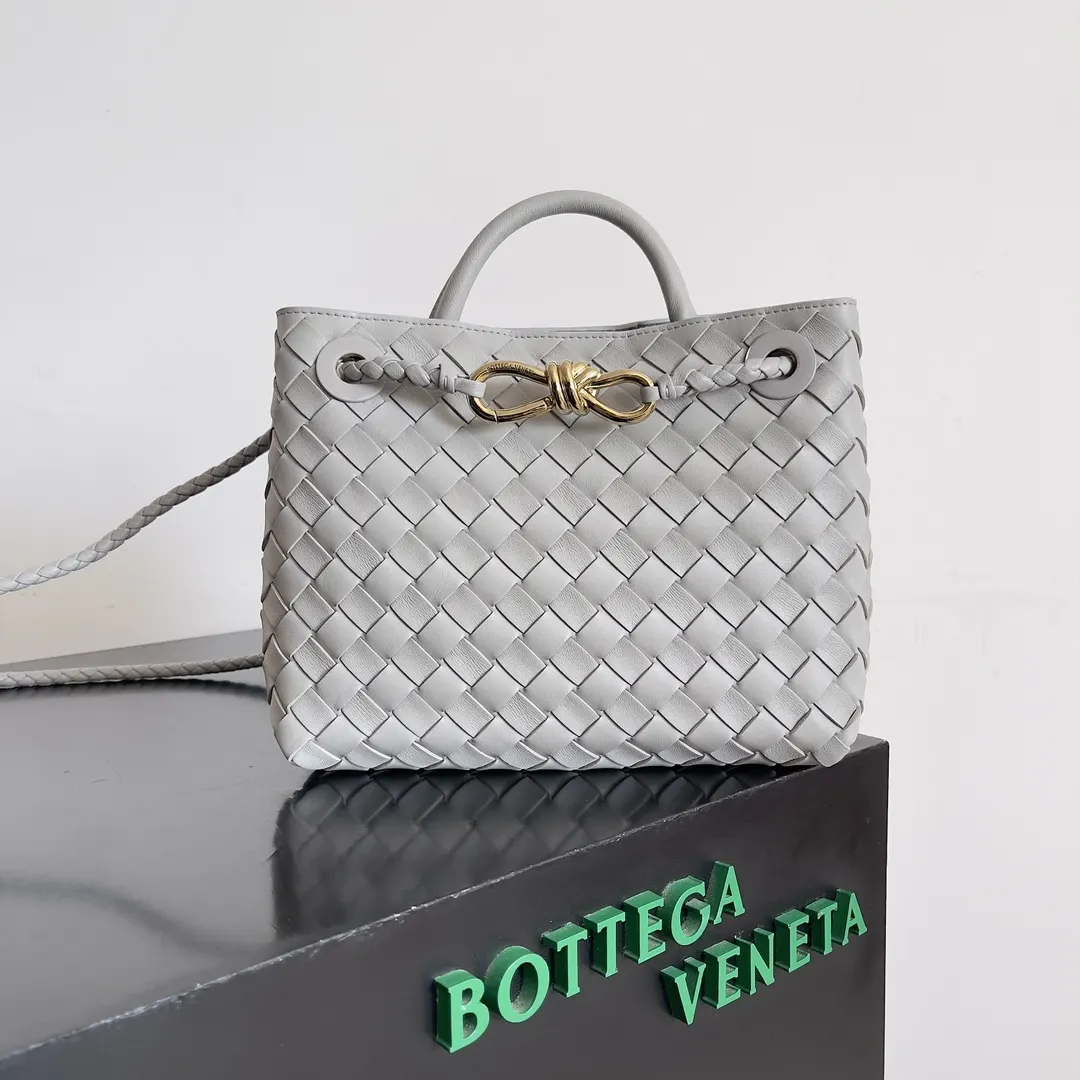 Bottega Veneta Andiamo 白色 编织手提包 精选款