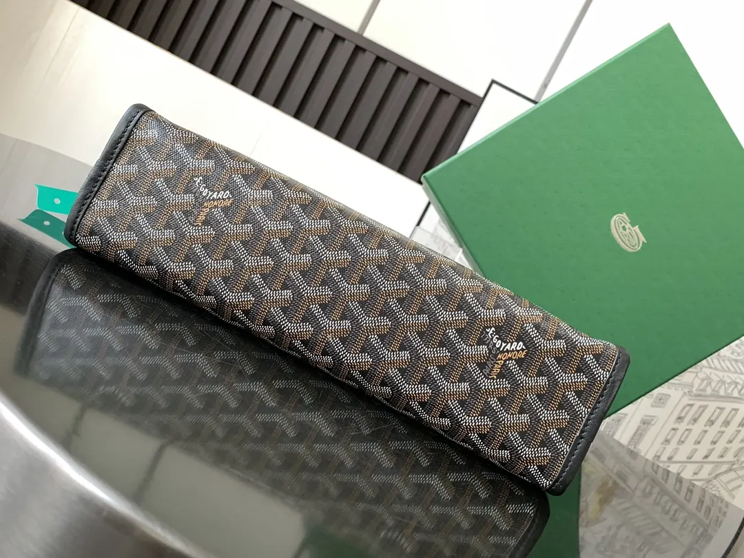 Goyard Black Cosmetic Pouch Image 3 Goyard Black Cosmetic Pouch Image 3