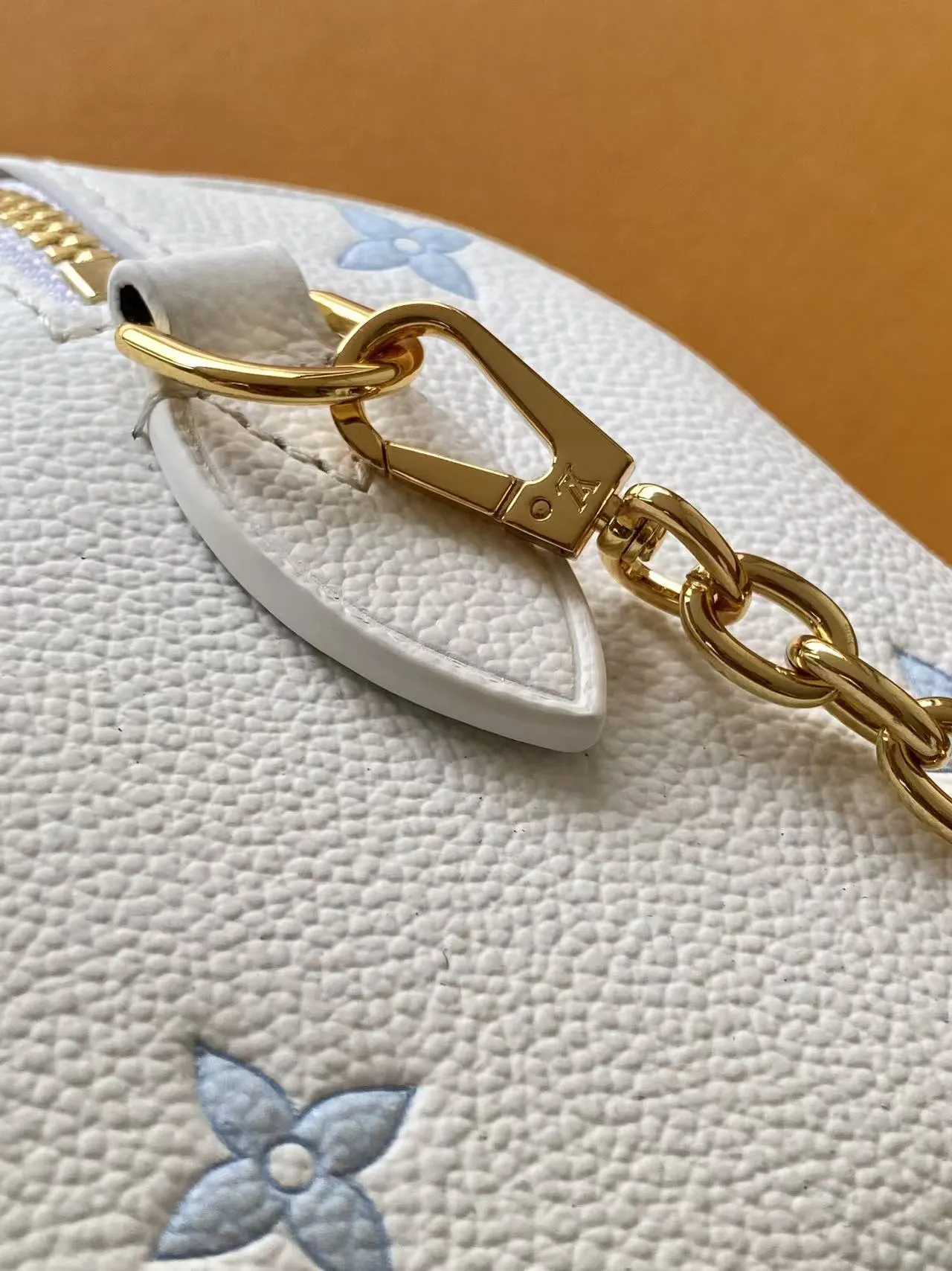 LV Speedy 黑色 奶白 牛皮 斜挎包 轻便斜挎款