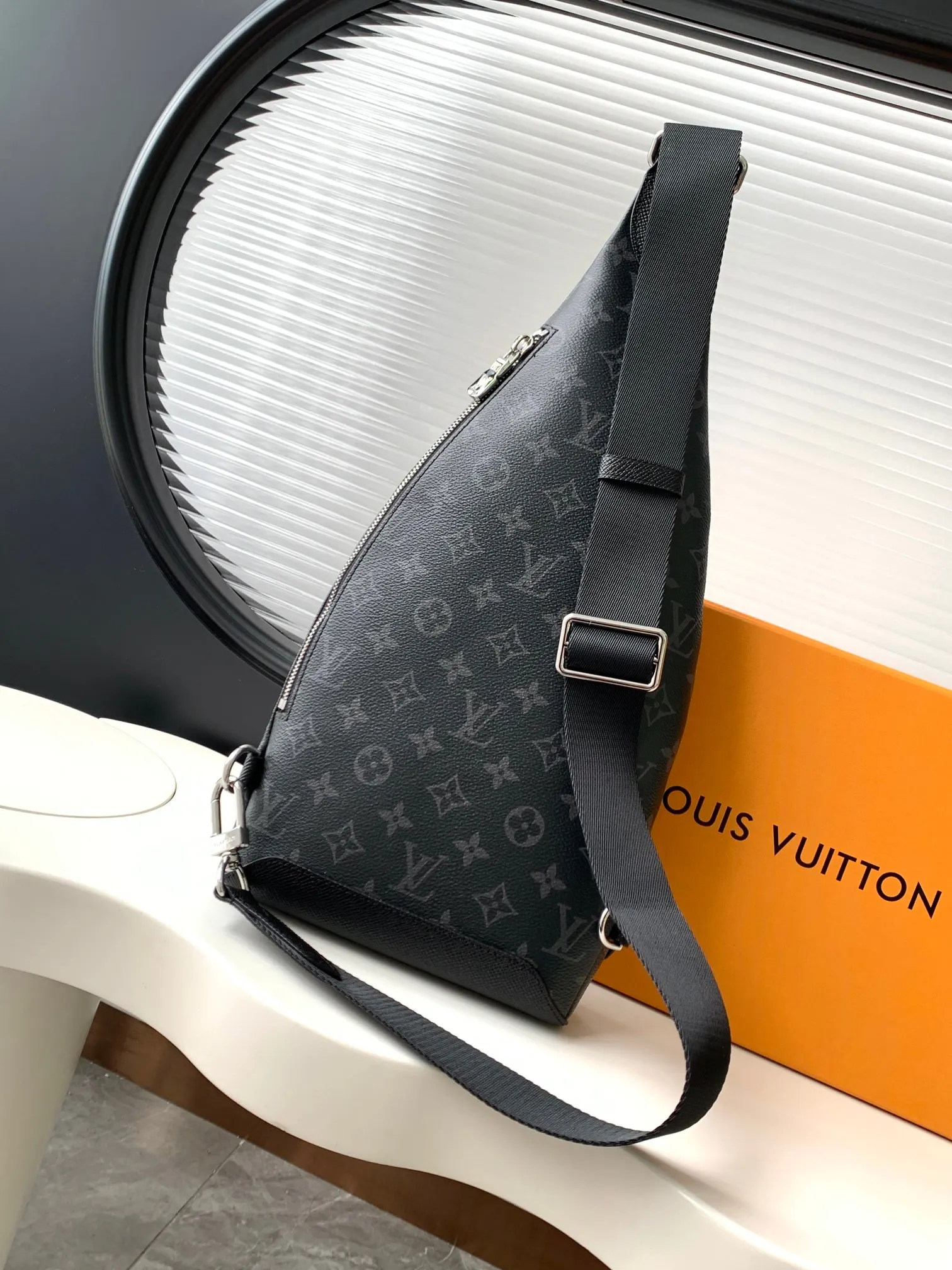 牛皮 拉链侧袋结合存放零钱或其他小物的可拆卸拉链袋 提供传 双肩包 实用双肩款