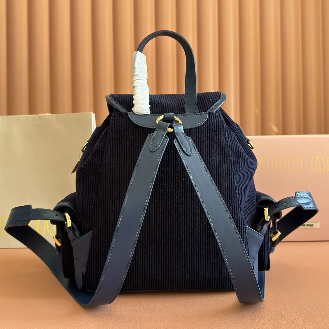 Miu 小牛皮 雙肩包 实用雙肩款