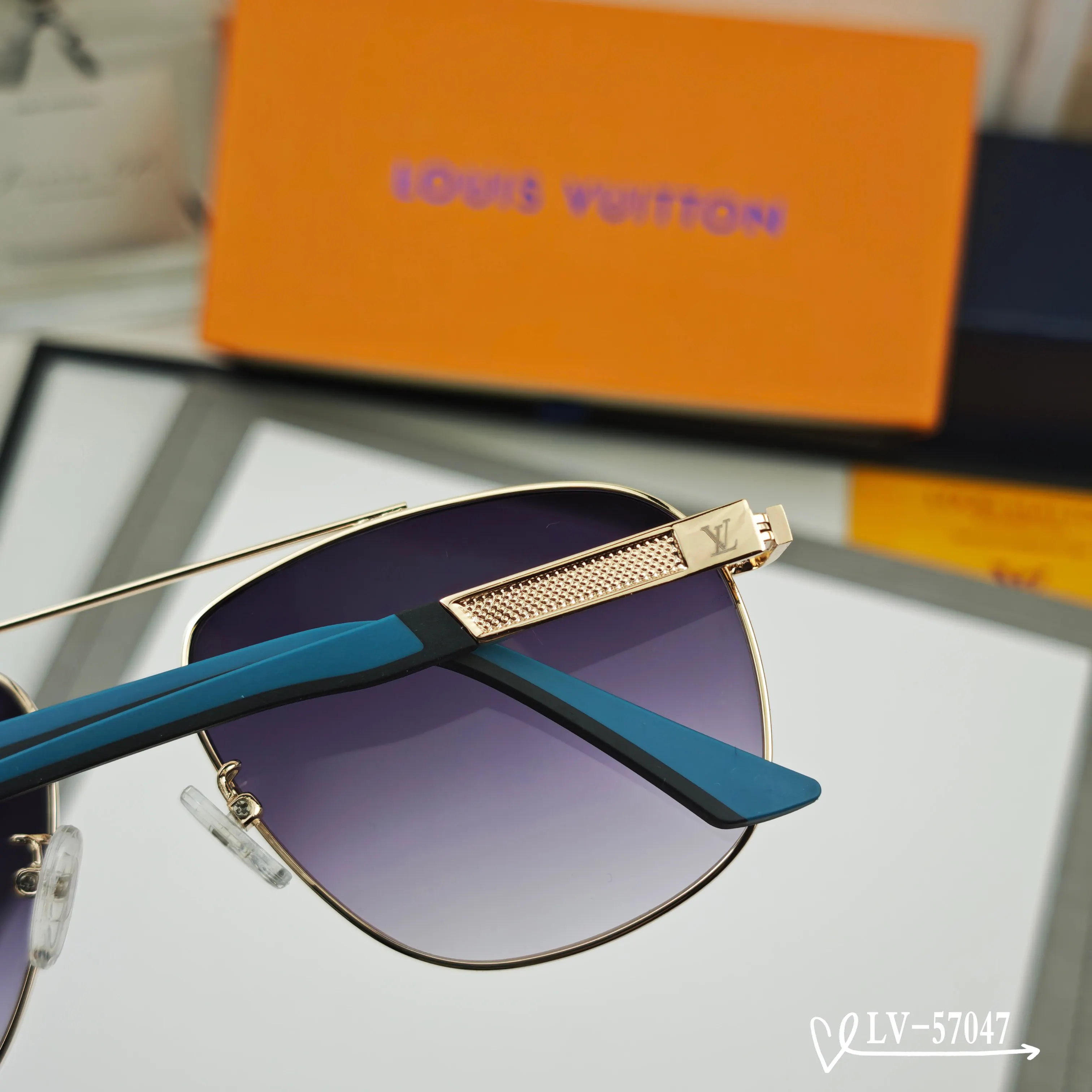 Louis Vuitton Fashion Item Fashion