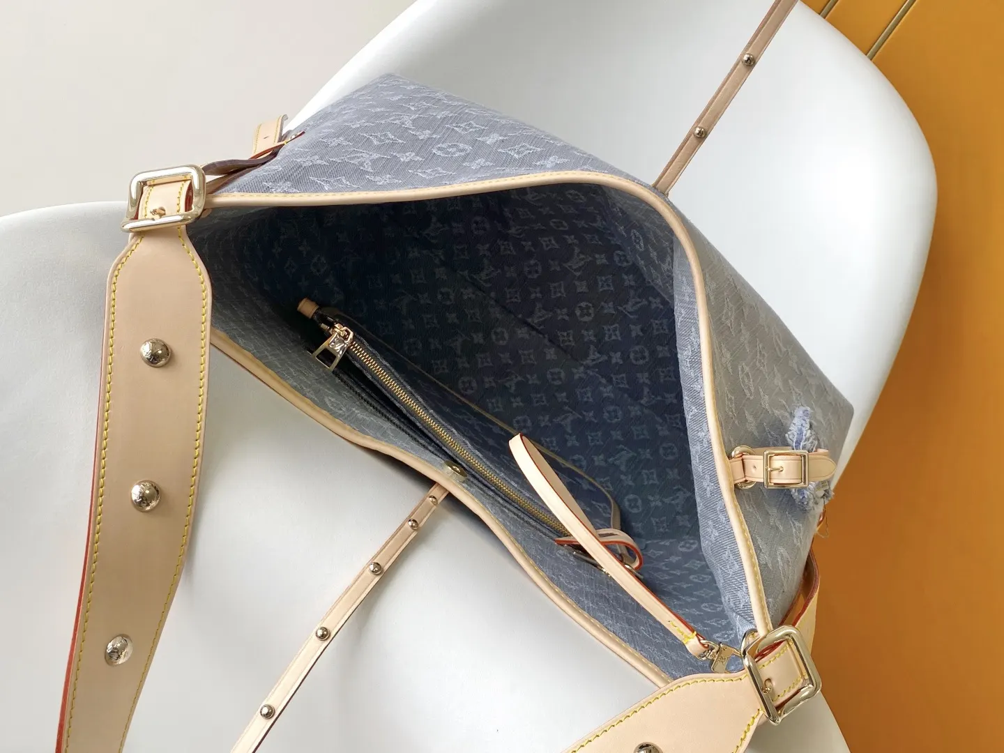 LV CarryAll 牛皮 收納包 旅行收納款(數字9) LV CarryAll 牛皮 收納包 旅行收納款(數字9)