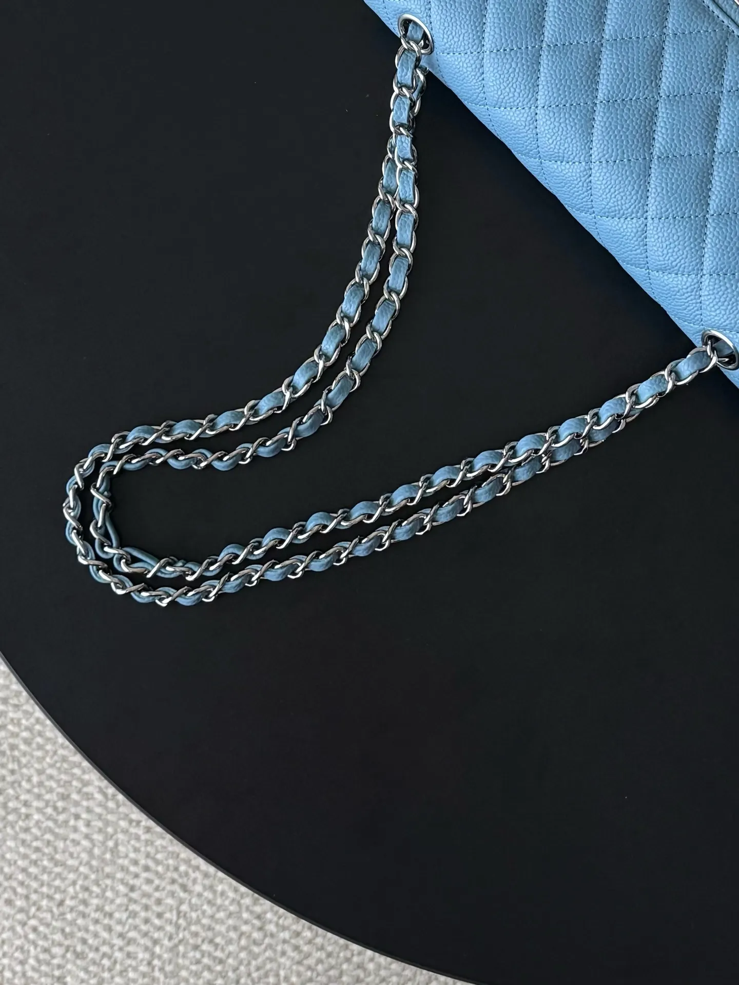 Chanel 浅蓝色鱼子酱牛皮翻盖链条包 金扣 复古