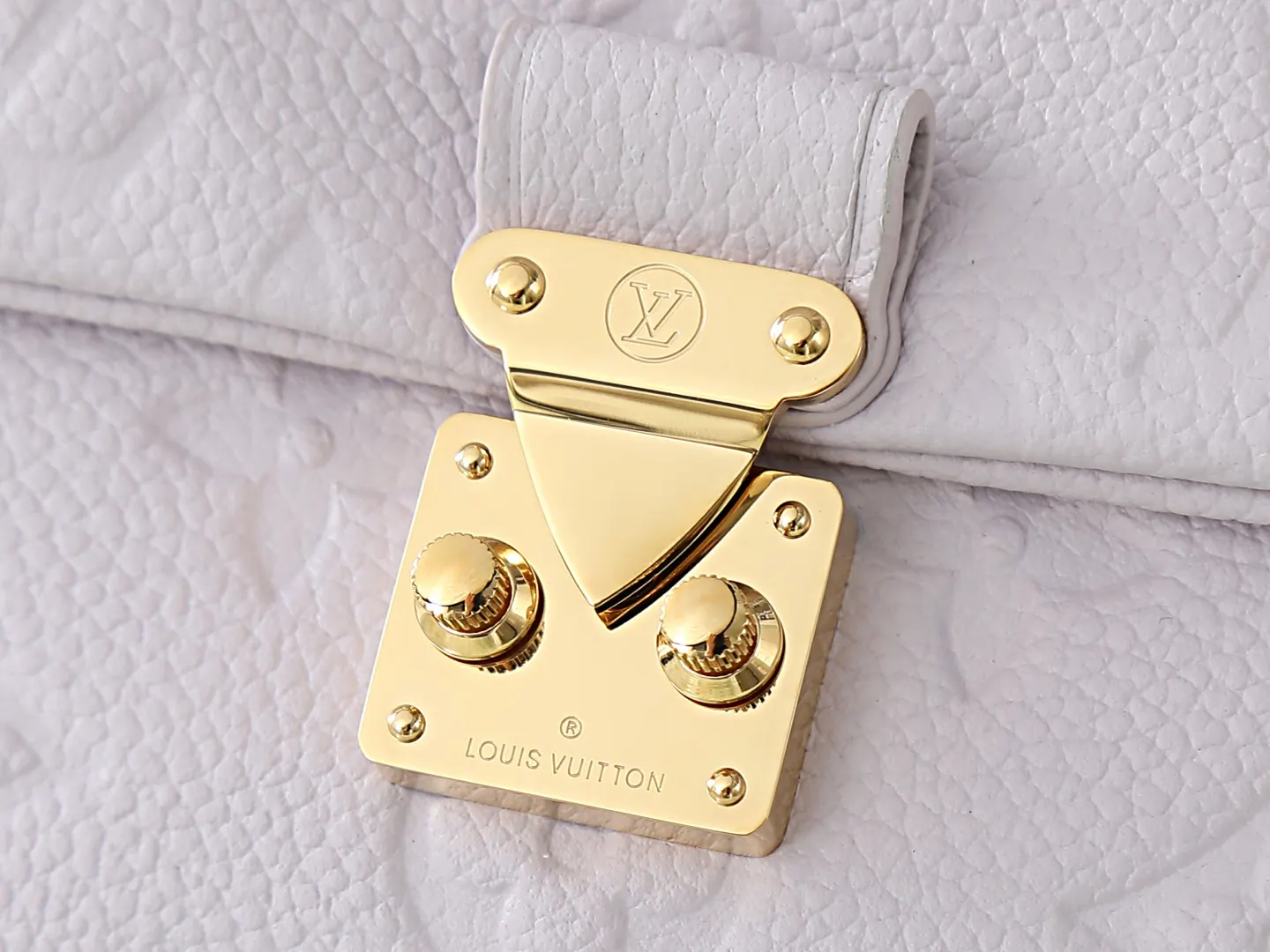 White Chain Bag