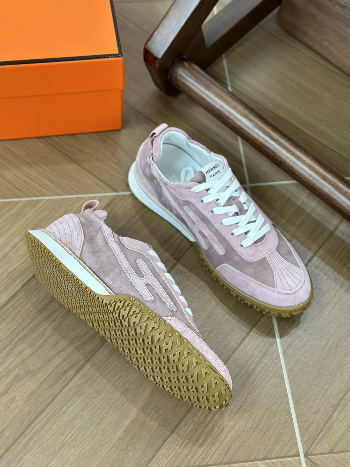 Hermès 粉色 运动鞋