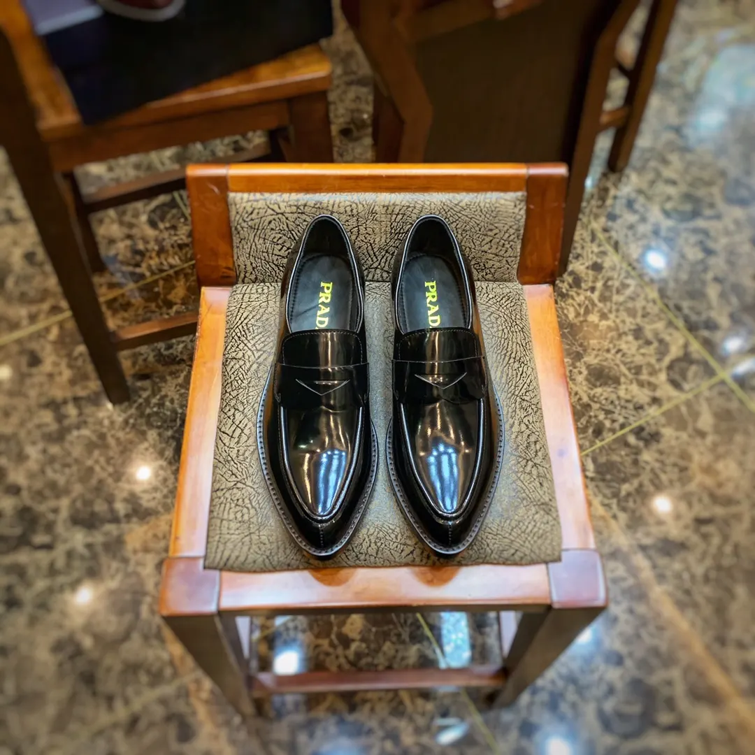 PRADA 牛皮 休闲鞋 舒适百搭款