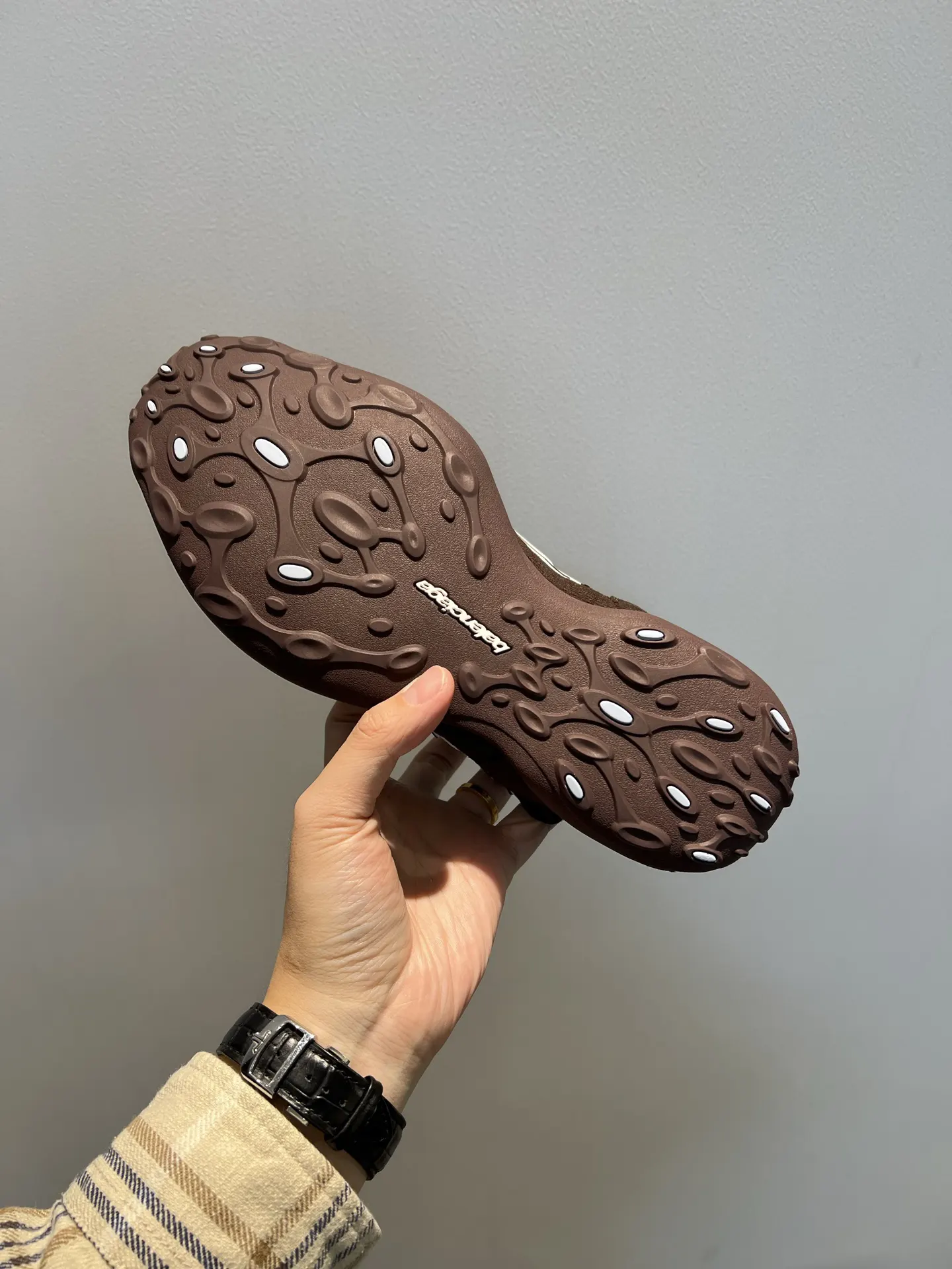 Balenciaga 棕色 單肩包(數字6) Balenciaga 棕色 單肩包(數字6)