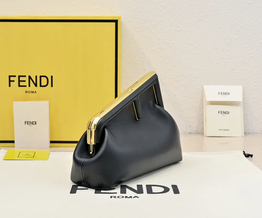 全新FEND First来了 手拿包 精致手拿款