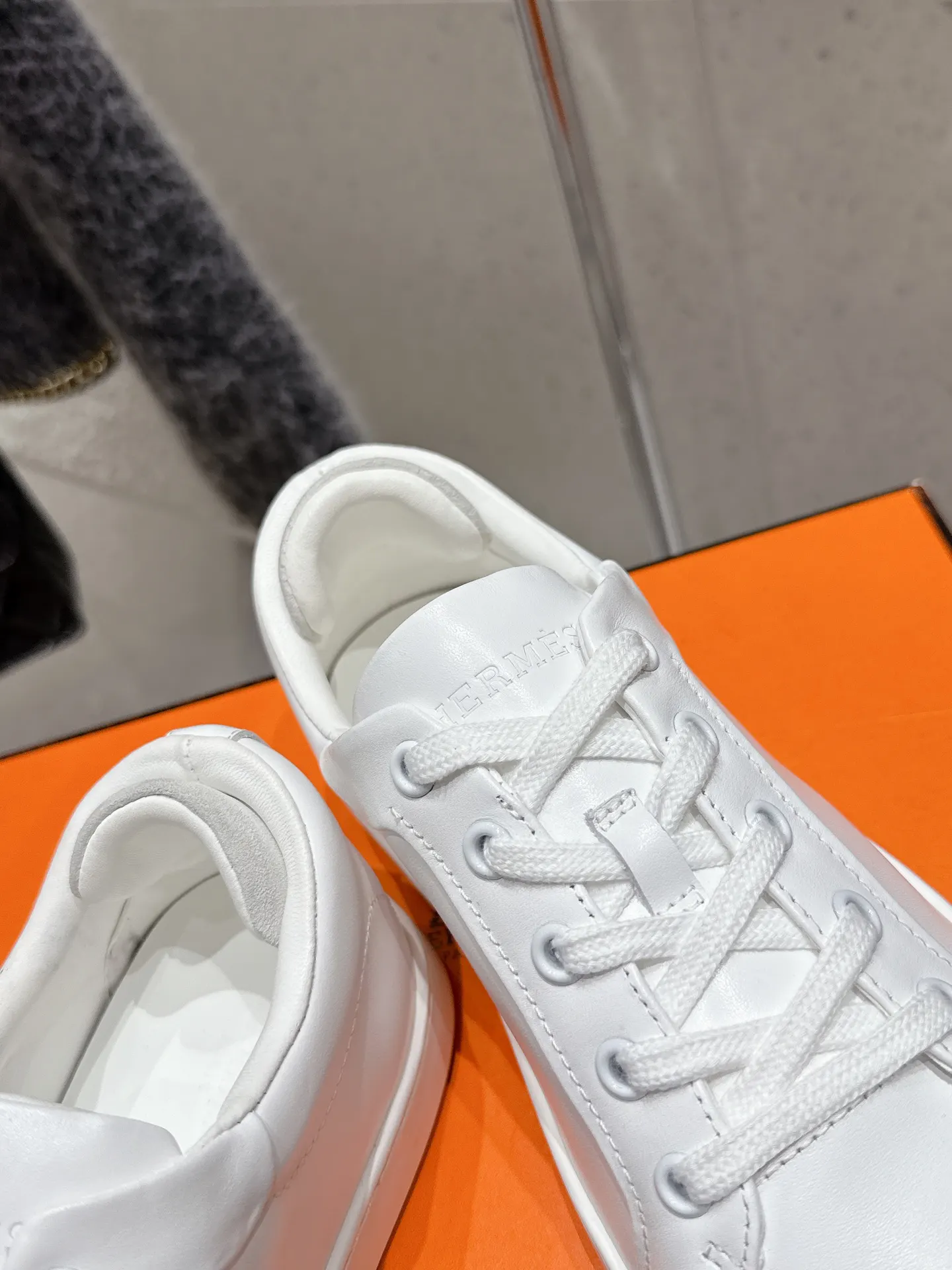 Hermès 绝对是最值得买的 羊皮 鞋履 舒適 運動鞋(數字9) Hermès 绝对是最值得买的 羊皮 鞋履 舒適 運動鞋(數字9)