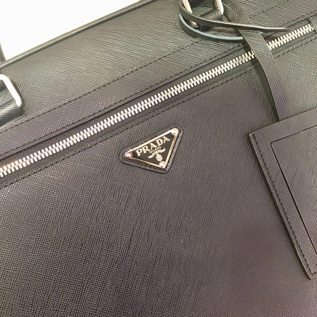 Saffiano 展露品牌气质 男士们值得拥有 赶紧入手哦 长 公文包 商务通勤款