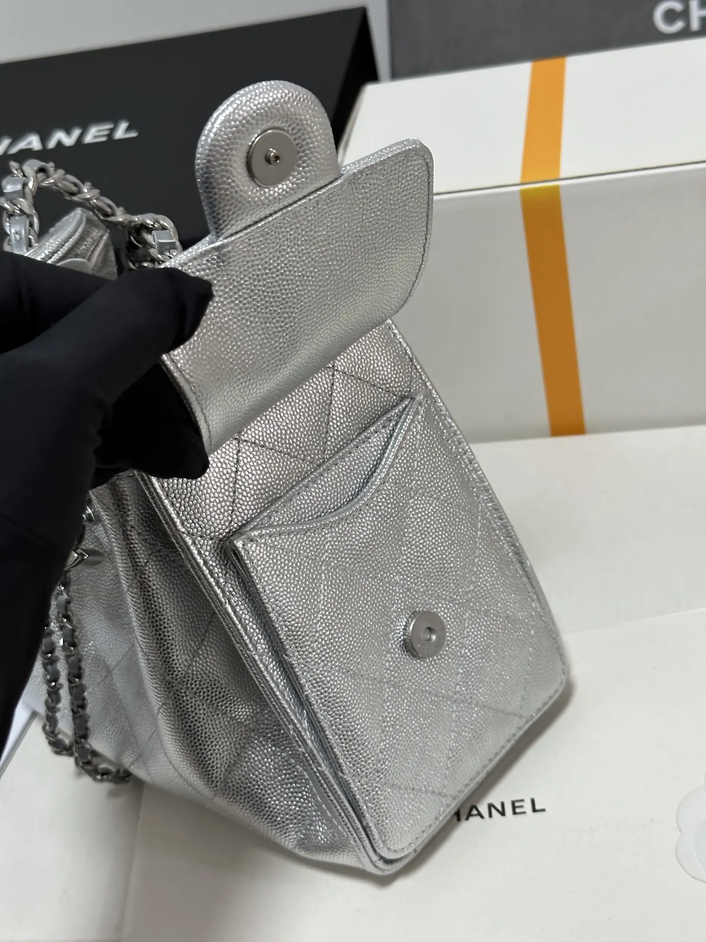CHANEL 白色 銀色 小牛皮 腋下包 復古腋下背款