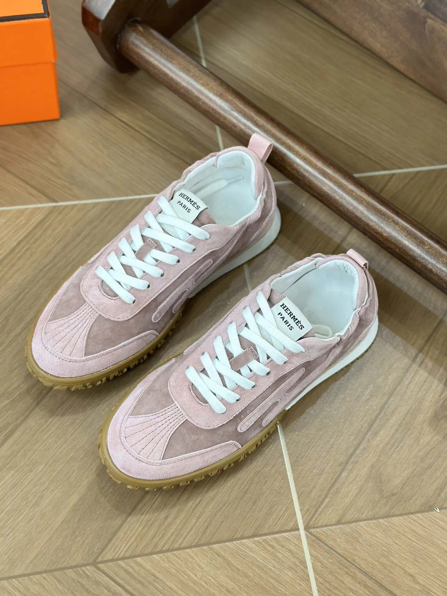 Hermès 粉色 运动鞋