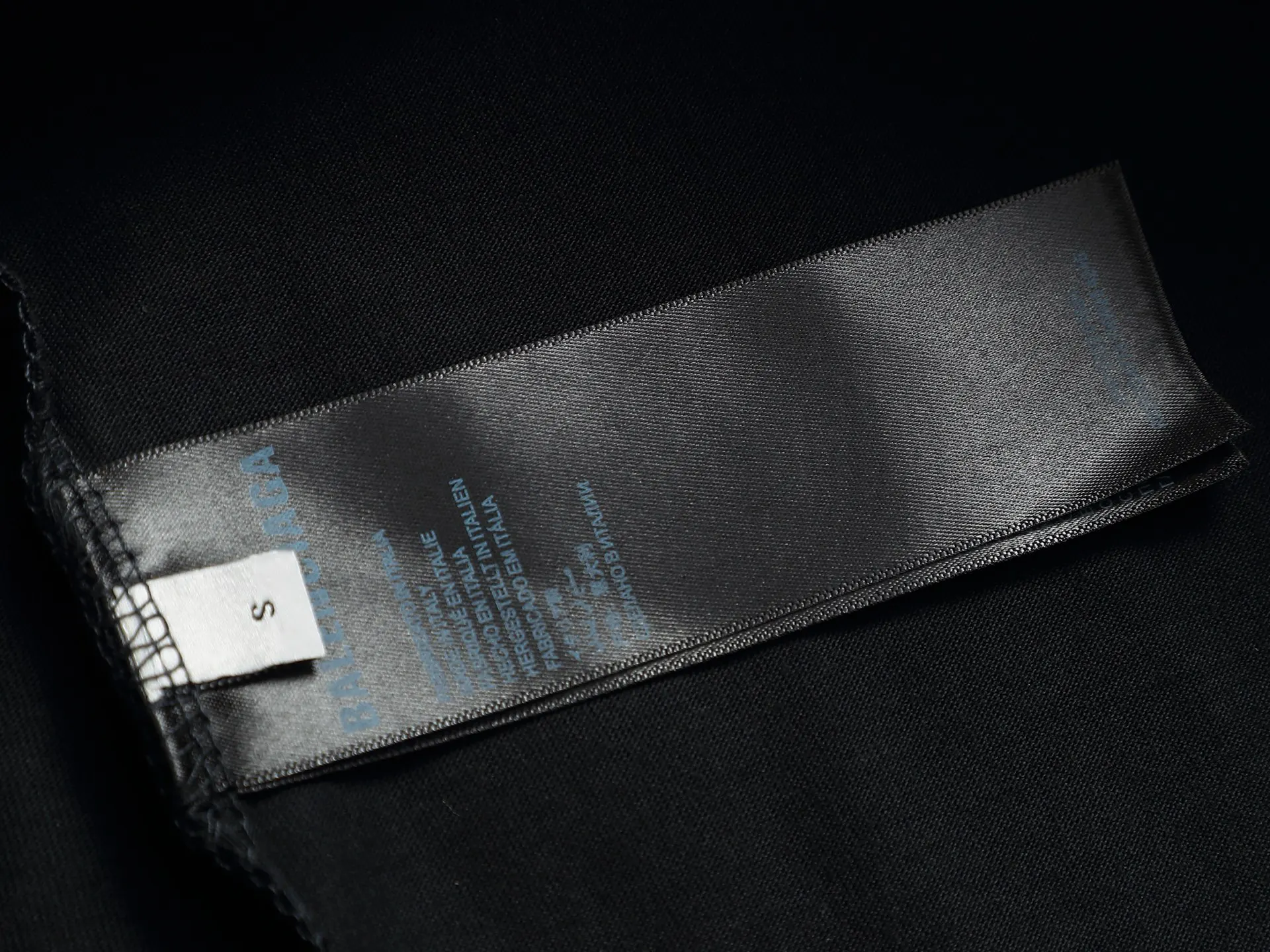 Balenciaga 黑色 Logo 短袖T恤(數字8) Balenciaga 黑色 Logo 短袖T恤(數字8)