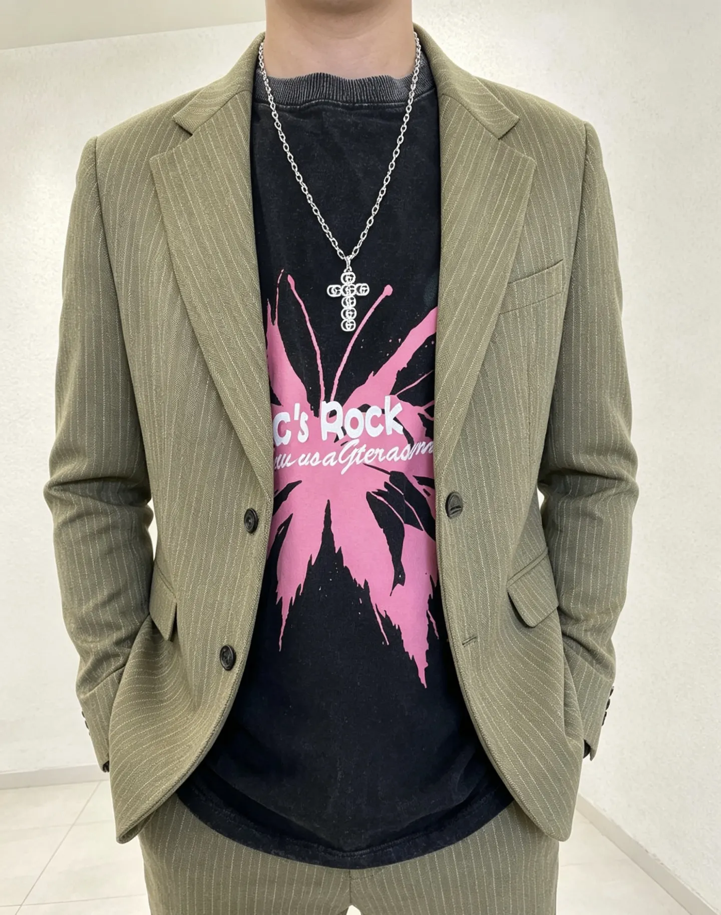 Gucci Chain Bag Shoulder and Crossbody Wear Image 8 Gucci Chain Bag Shoulder and Crossbody Wear Image 8