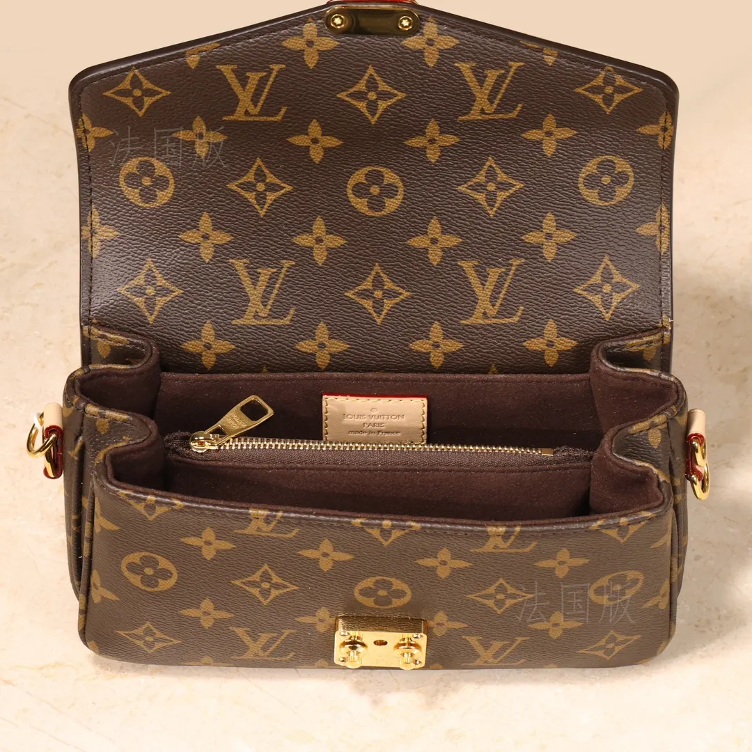 Chain Bag Leather