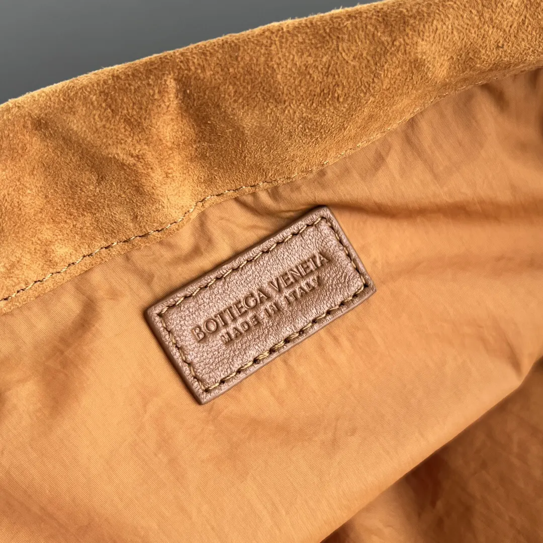 Bottega Veneta 牛皮 腋下包 復古腋下背款