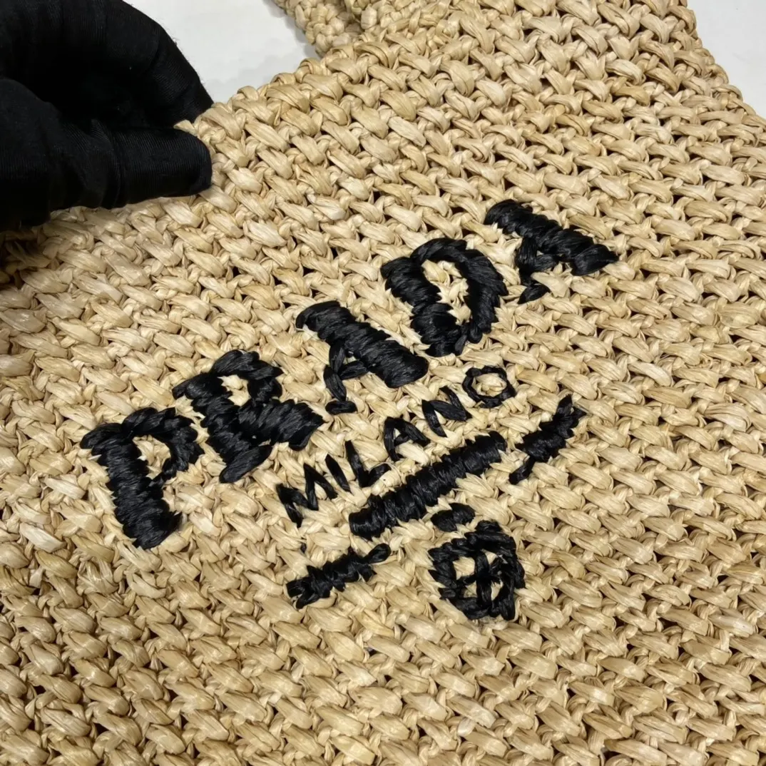 每个包来自专业技术纯手工编织出来 輕便空间大 好有 托特包 大容量托特款