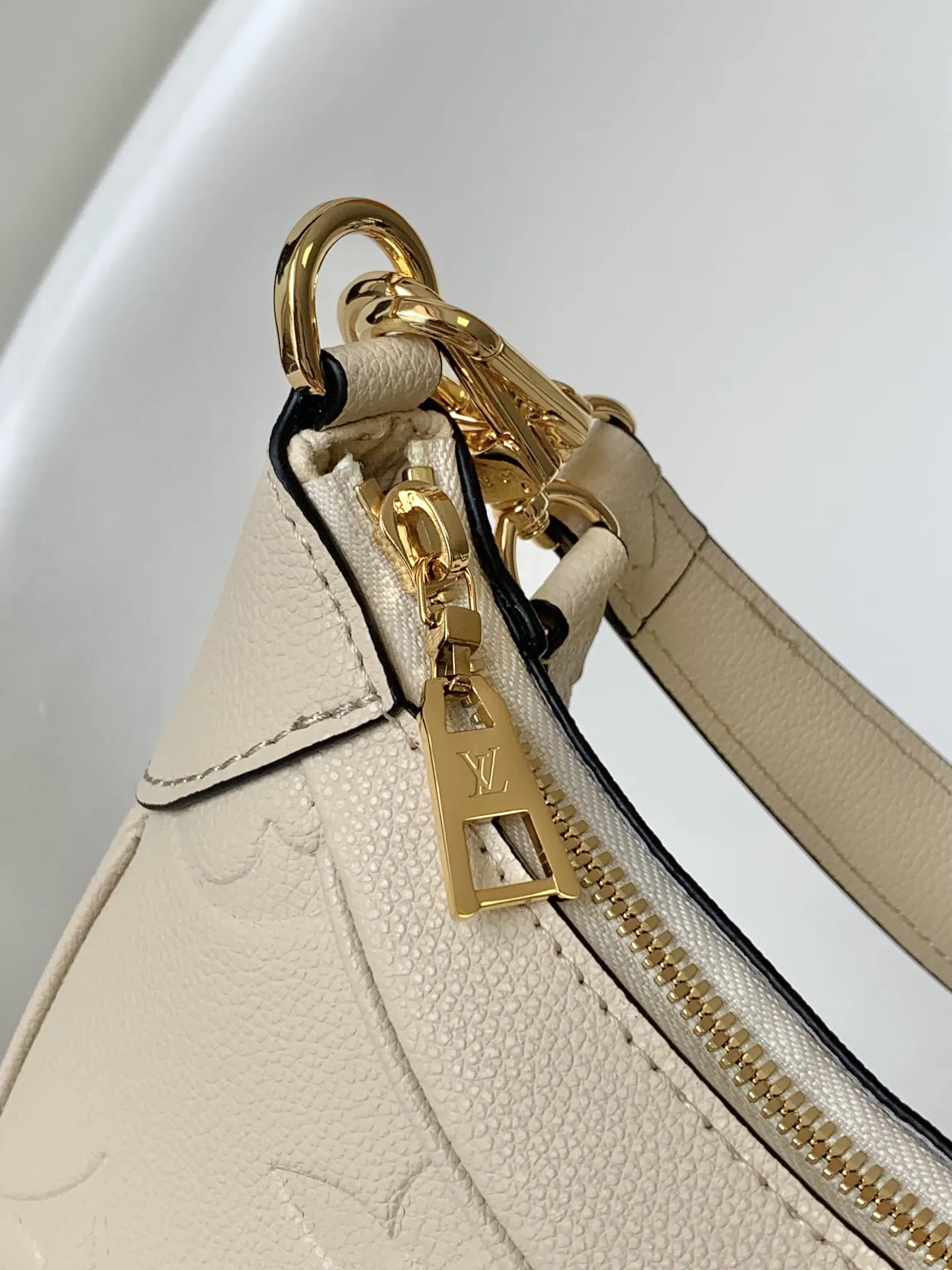 LV black pink color scheme handbag Image 5 LV black pink color scheme handbag Image 5