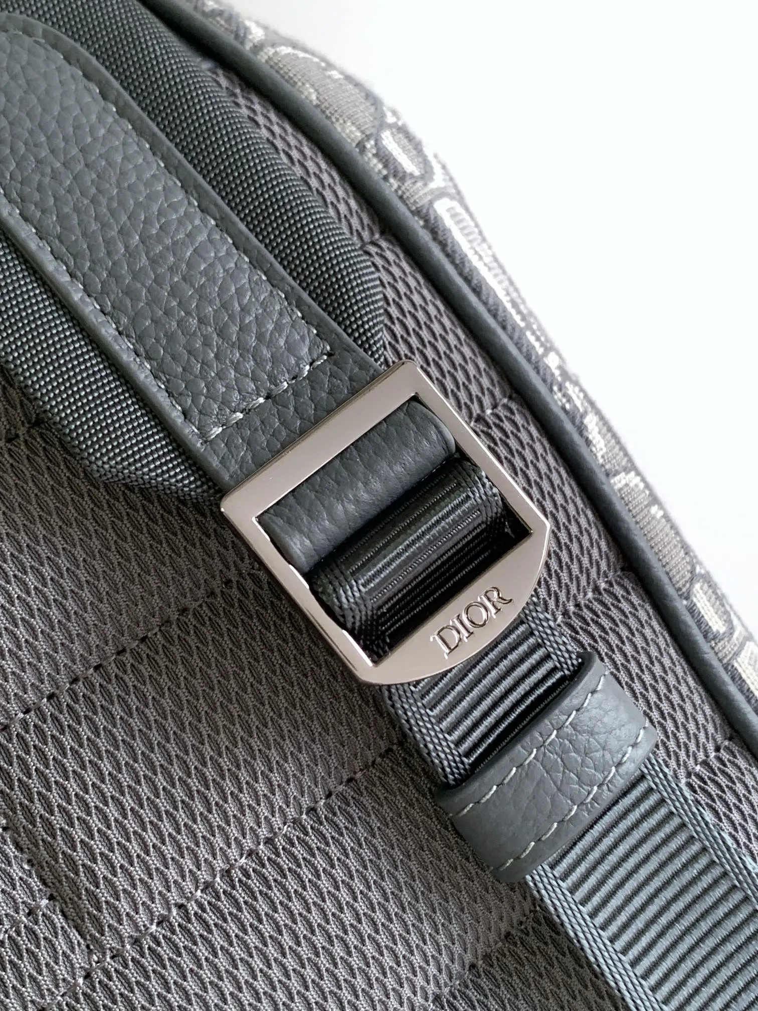 Dior 灰色 牛皮 双肩包 实用双肩款