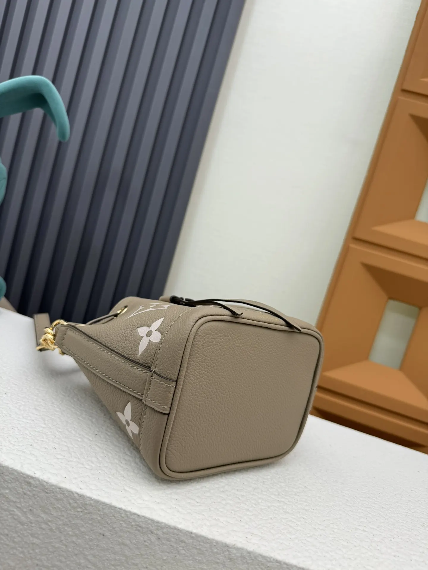 Louis Vuitton Bucket Bag Casual