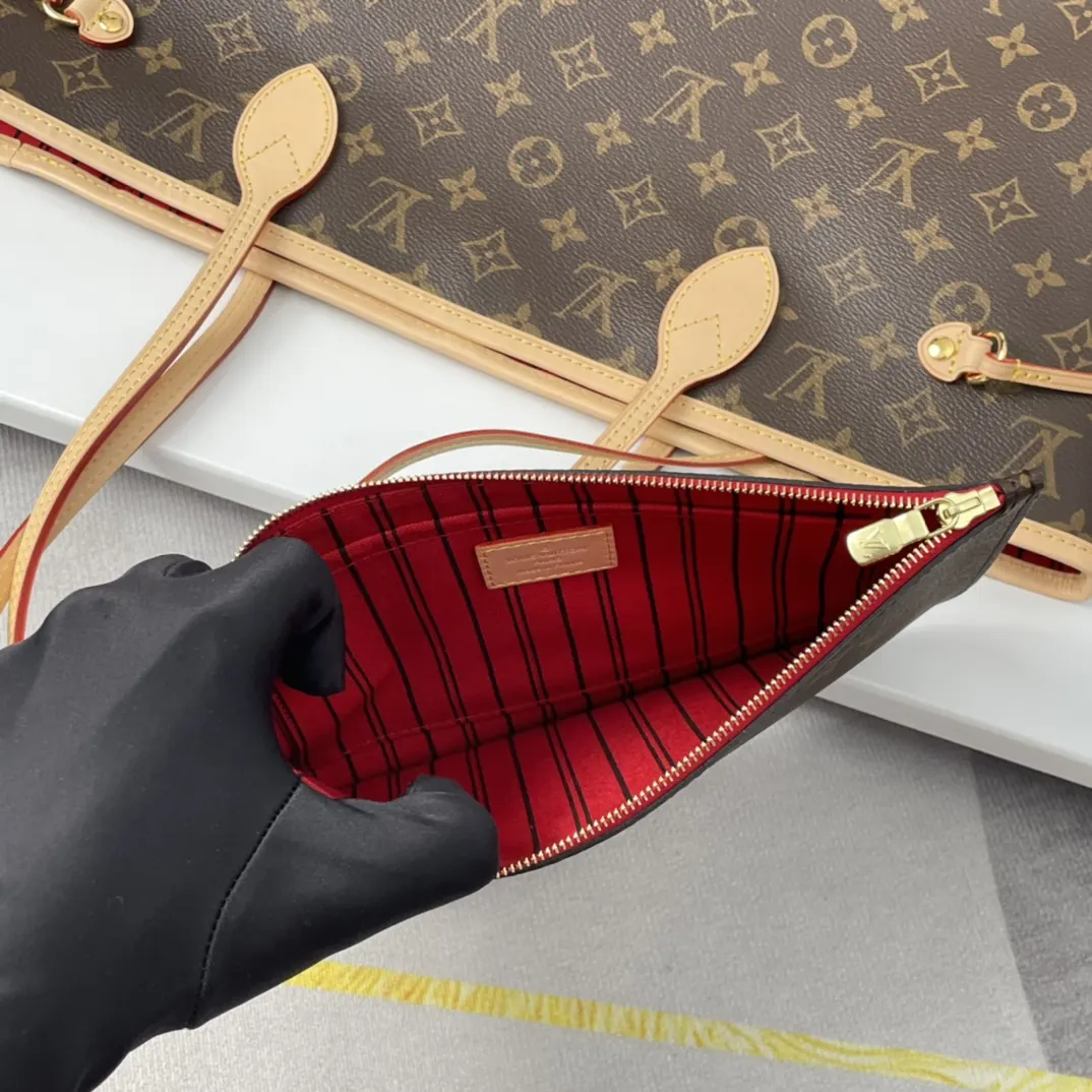 Neverfull 牛皮 手拿包 精致手拿款