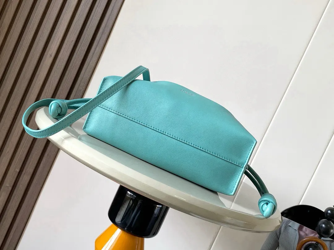 Loewe 蓝色 小牛皮 托特包 大容量托特款
