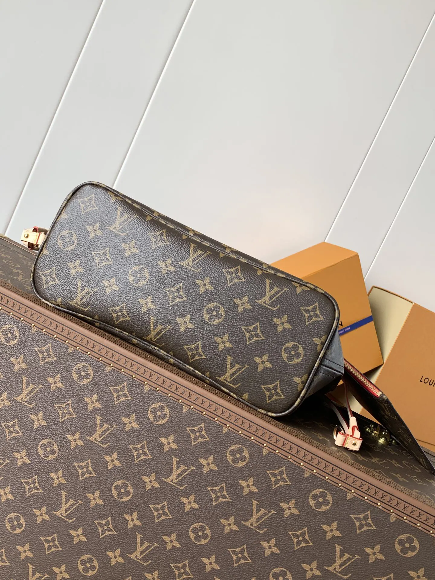 LV Neverfull 金色 牛皮 手拿包 精致手拿款