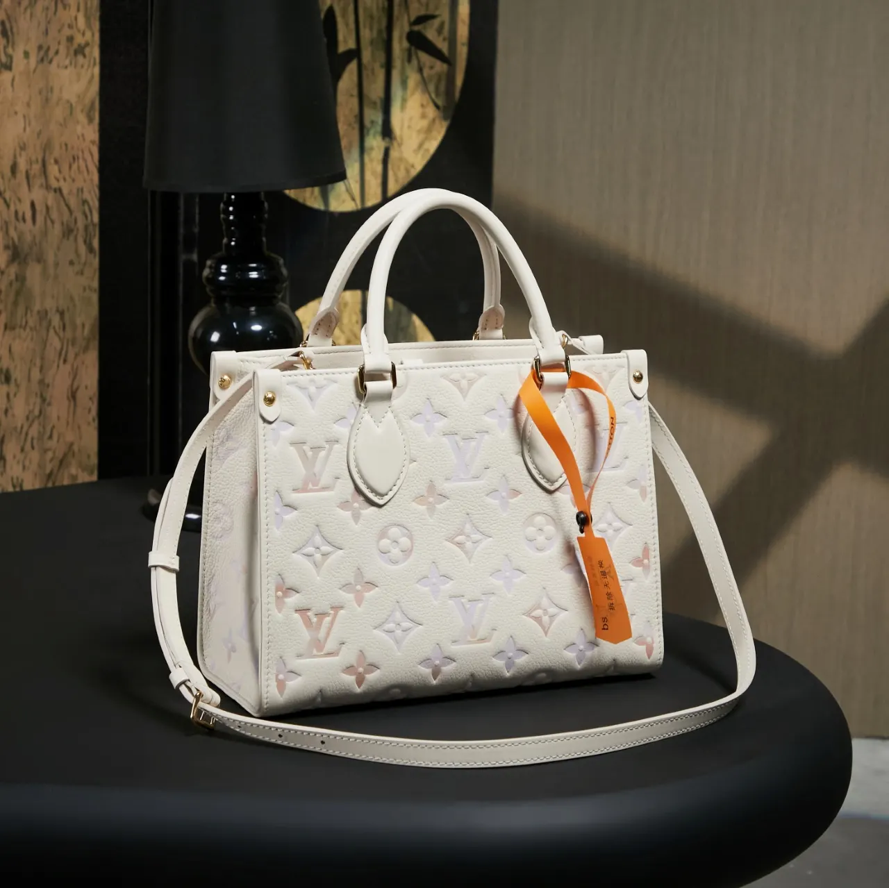 Louis Vuitton M25770 Handbag