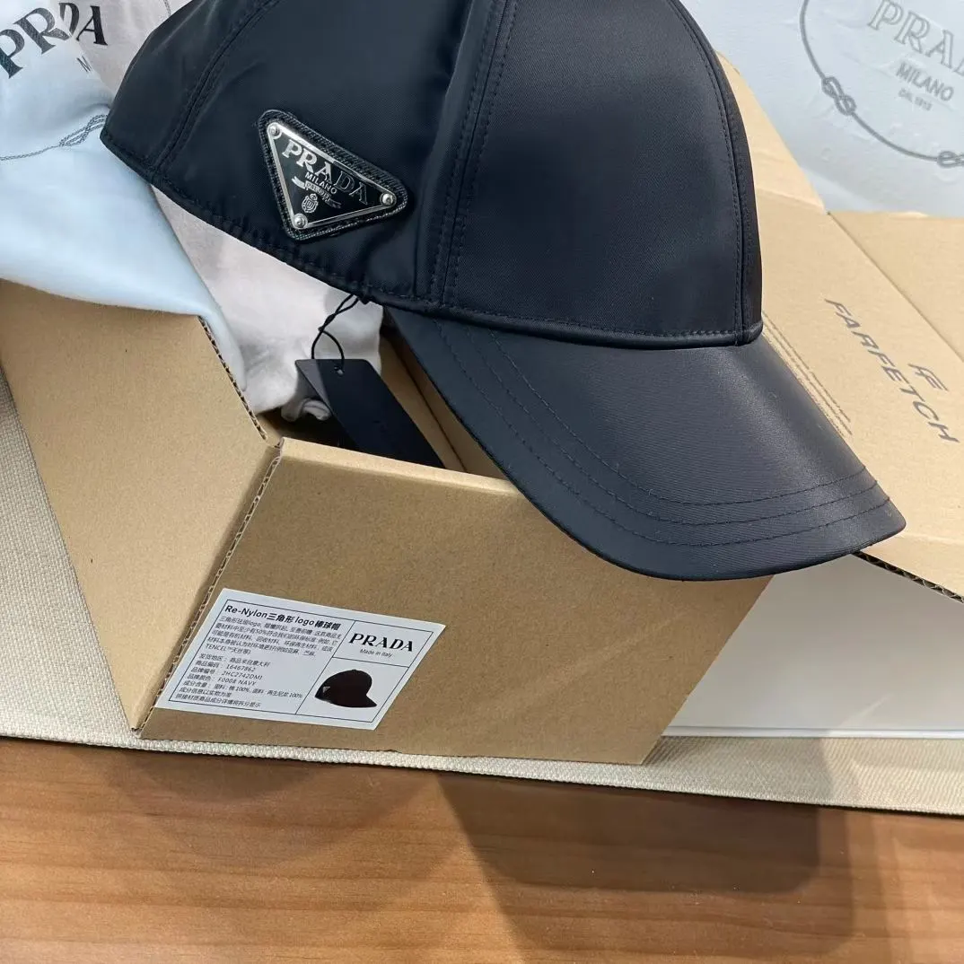 PRADA Re-Nylon尼龙 Logo 帽子 精致搭配款