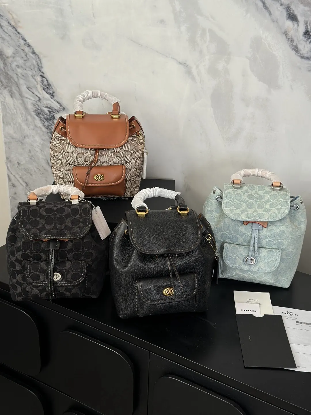 Coach 货源给你们搞一次福利 ‍ Riya 号双 雙肩包 实用雙肩款