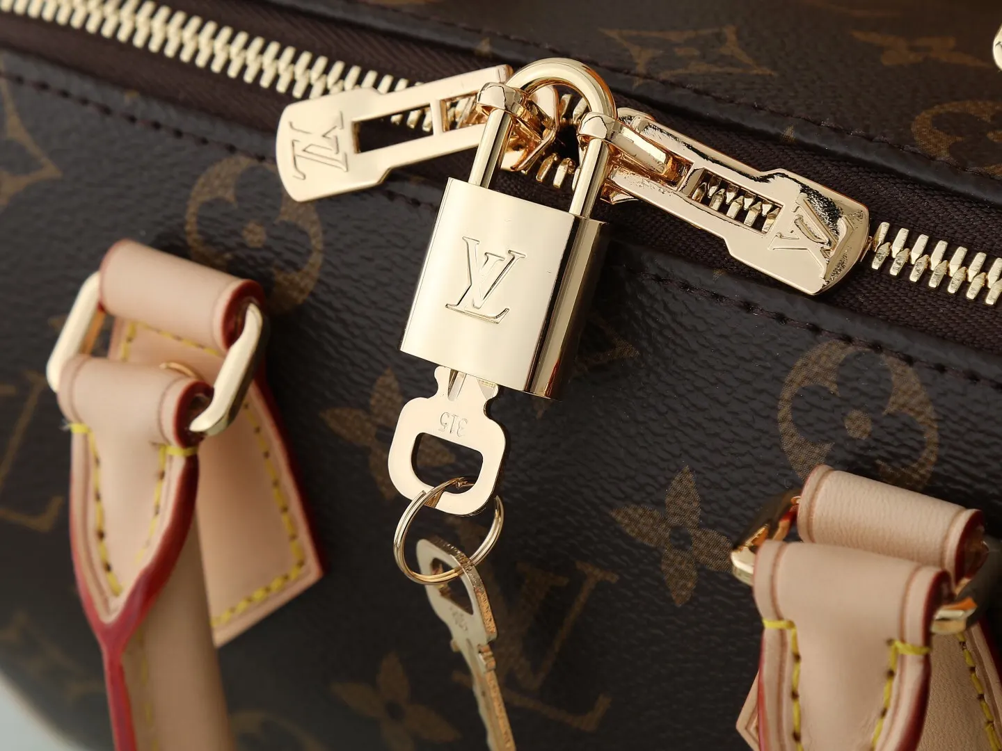 LV Speedy classic Monogram, travel bag, large-capacity travel model Image 7 LV Speedy classic Monogram, travel bag, large-capacity travel model Image 7