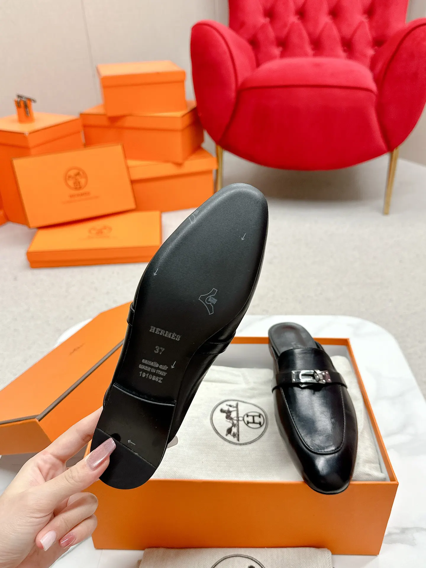 Hermès 小牛皮 拖鞋 舒適(數字9) Hermès 小牛皮 拖鞋 舒適(數字9)