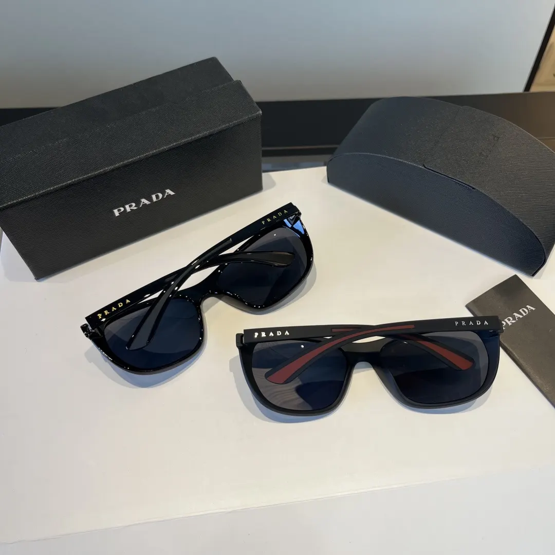 PRADA 太阳眼镜 时尚遮阳款