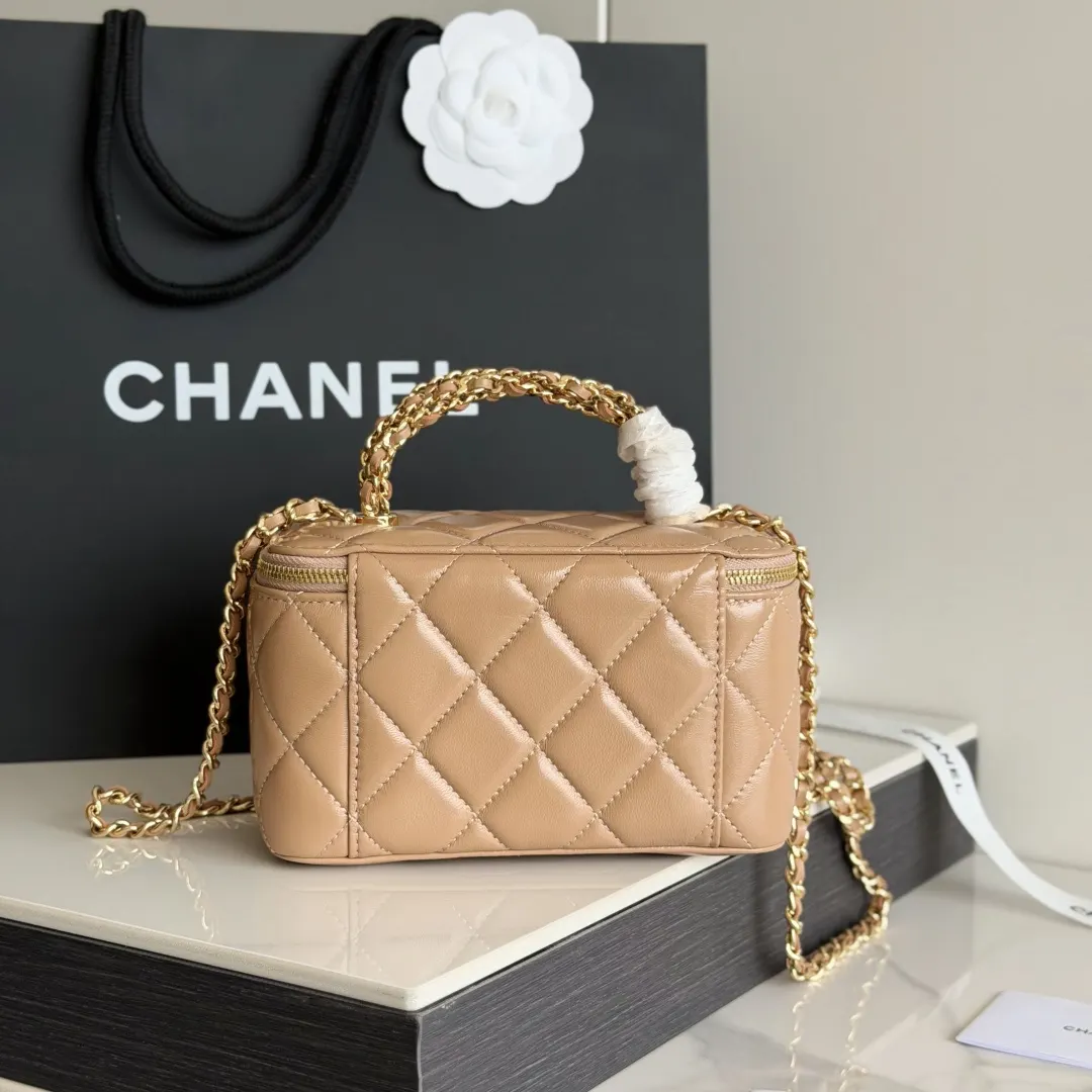 CHANEL 羊皮 上架 小羊皮 制作 质量 經典之作 华丽与 手提包 通勤手提款