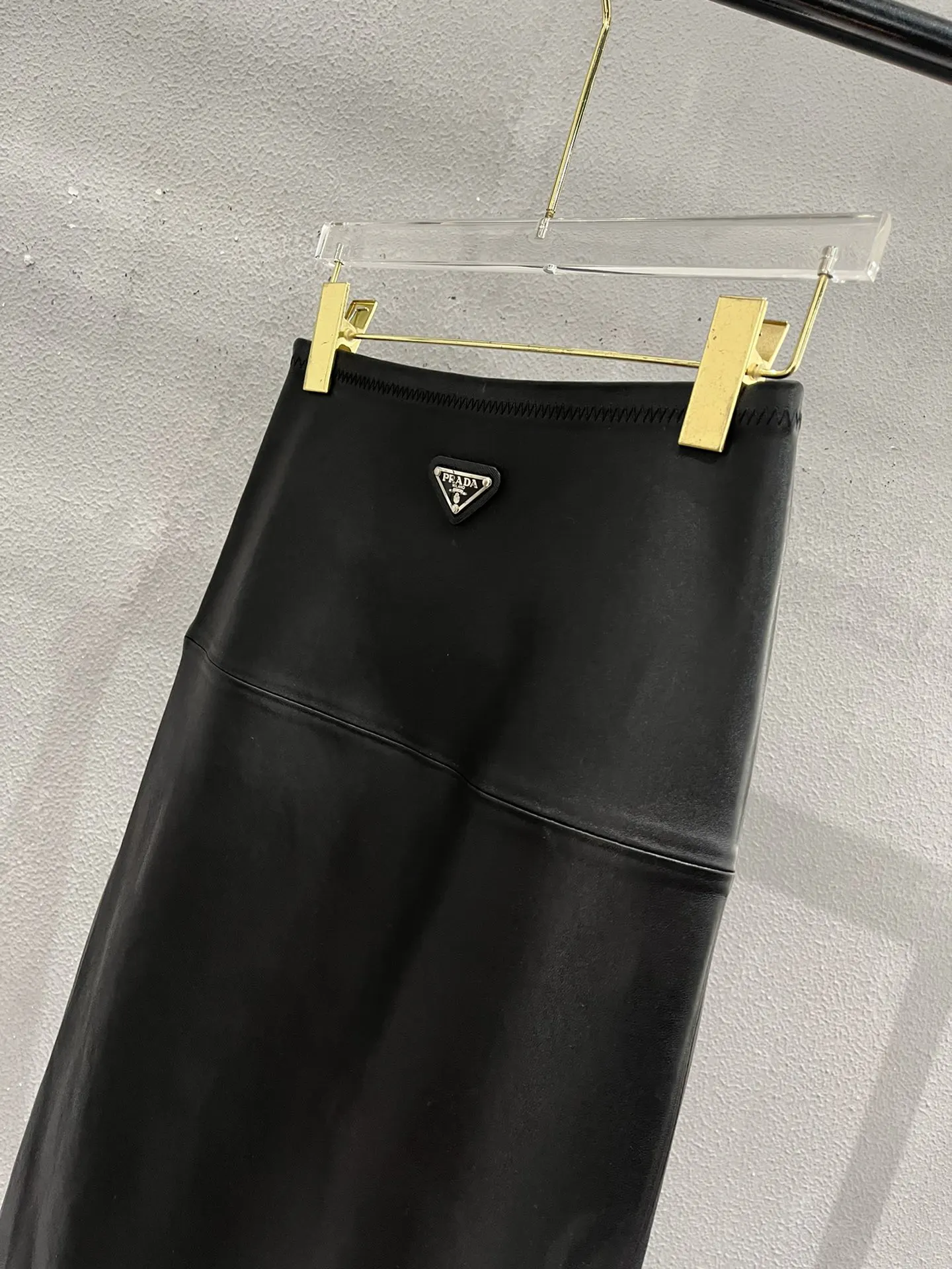 PRADA 羊皮 半身裙 包臀修身款
