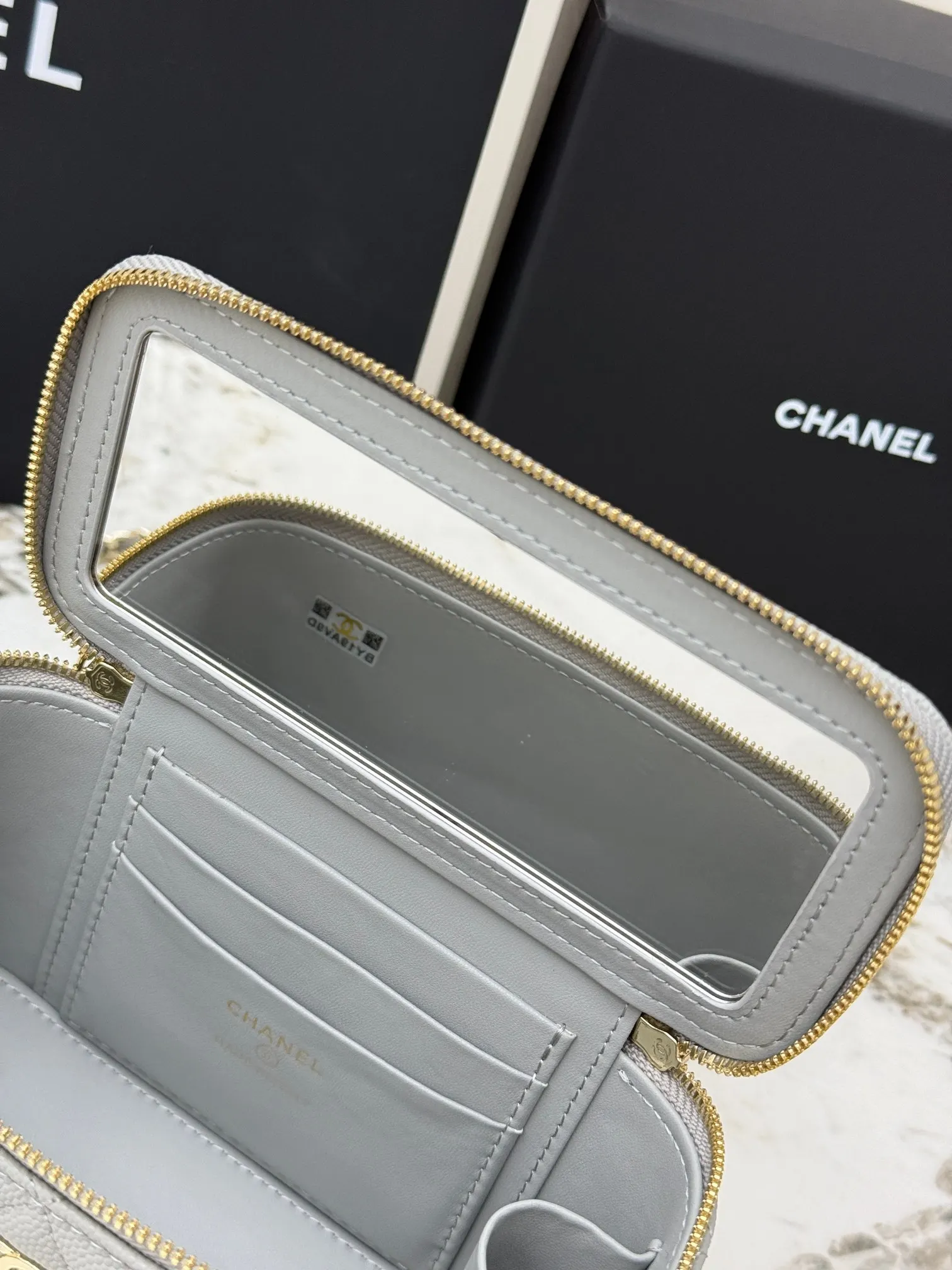 CHANEL 金色 牛皮 链条包 精致链条款