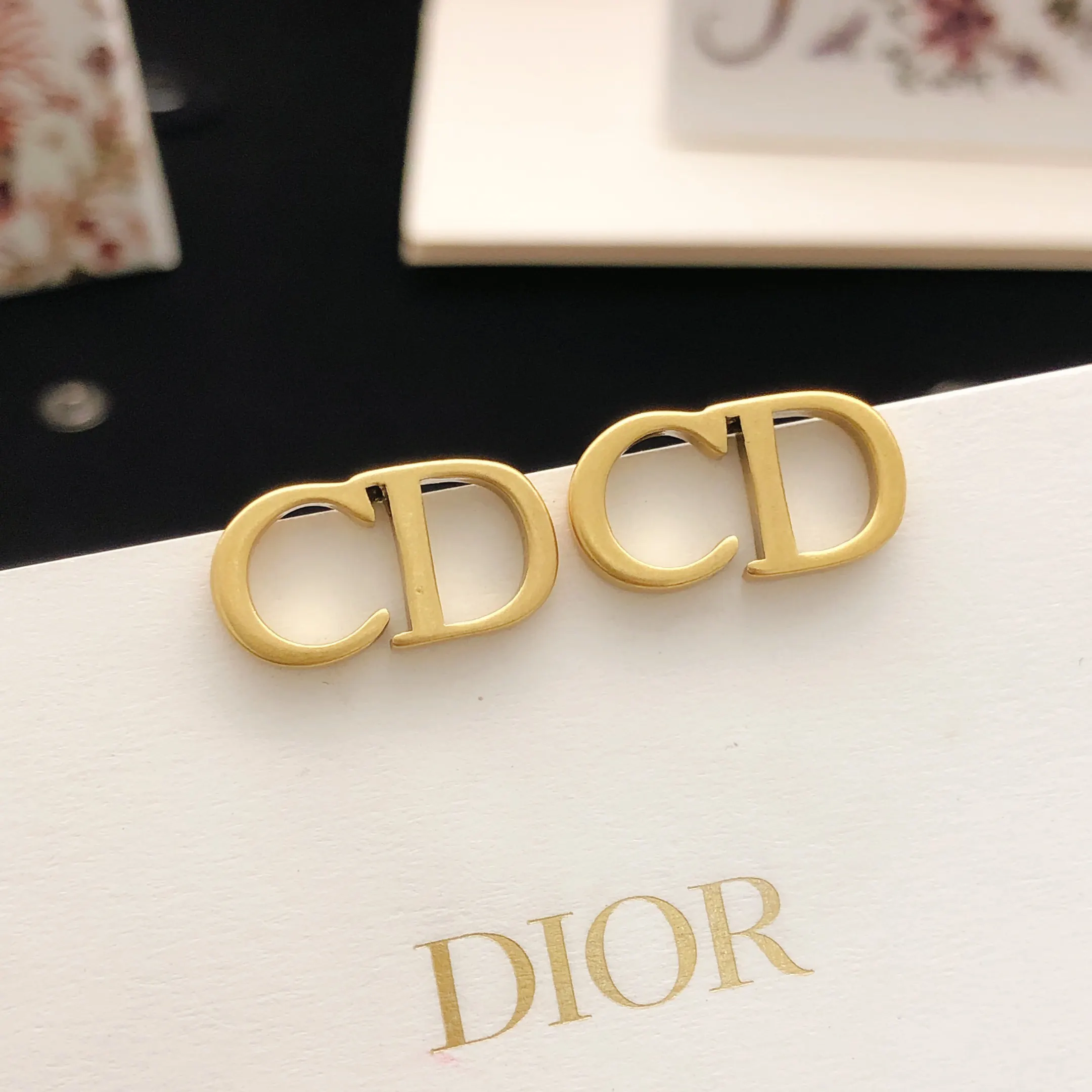 Dior CD金色发夹 禮盒套裝